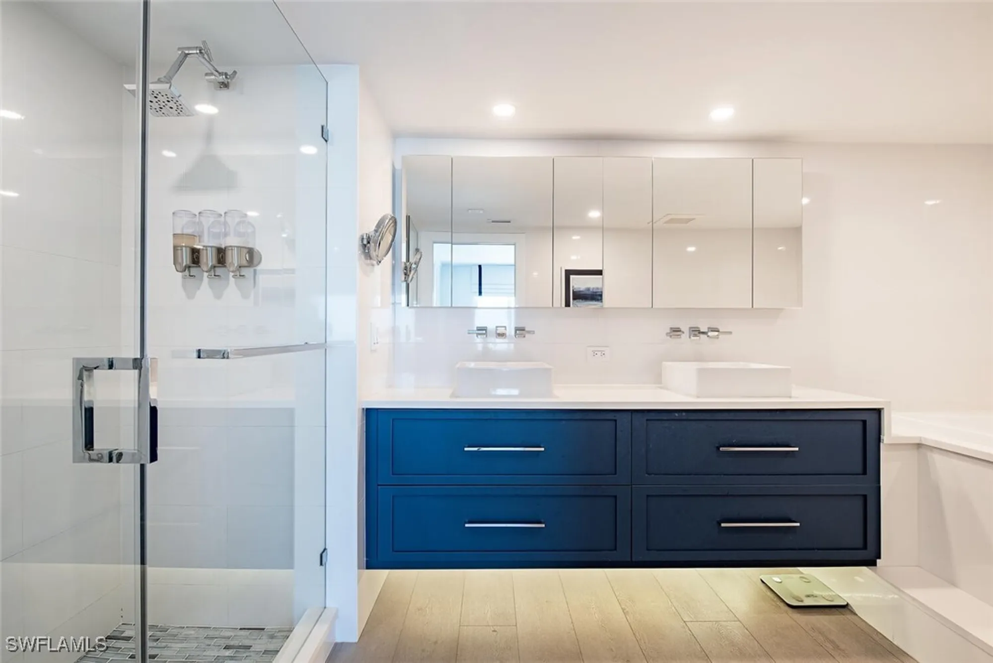 Property Slideshow image 7 of 18 | 3401 gulf shore blvd n apt 502, Naples, FL, 34103