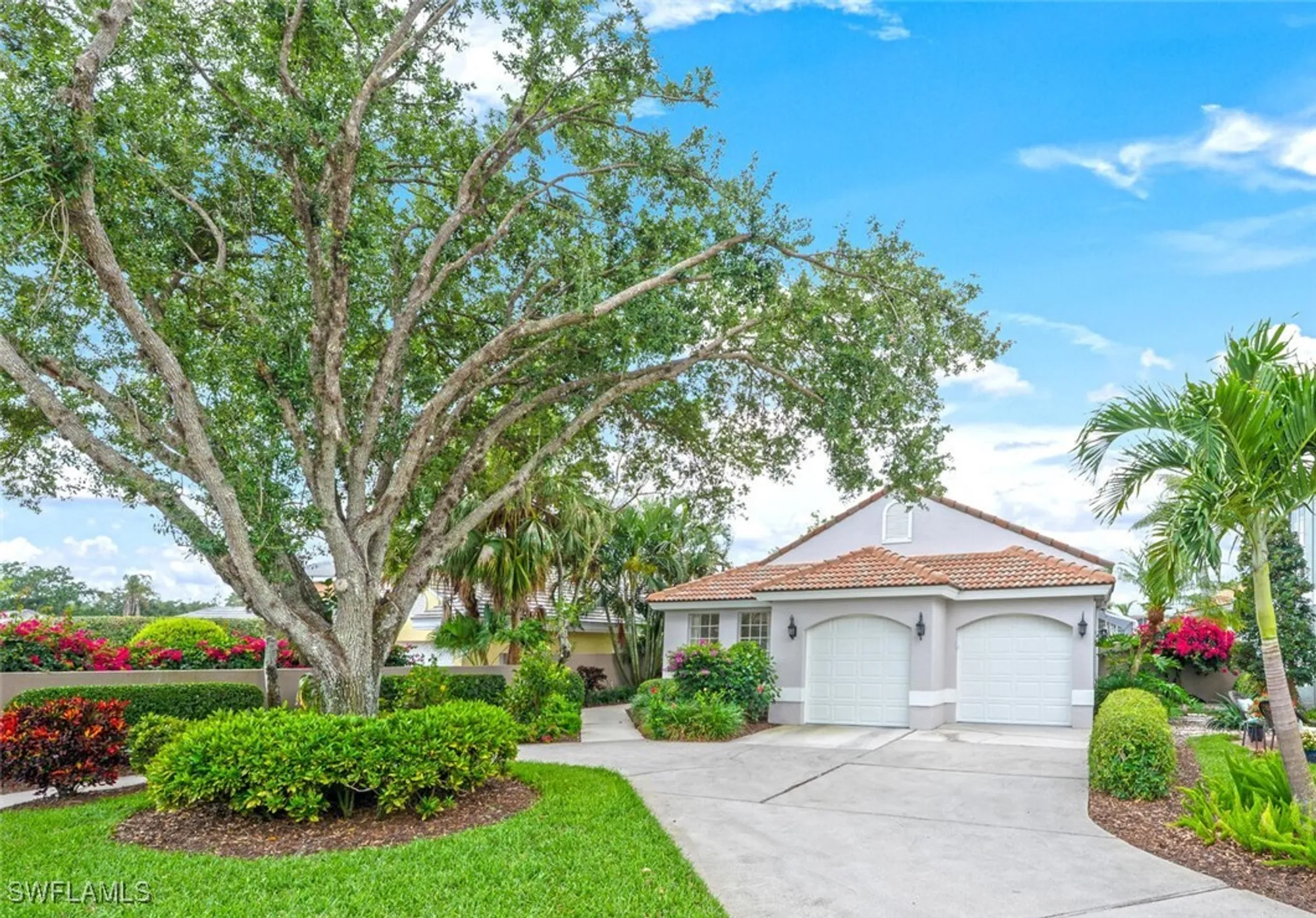 Property Slideshow image 1 of 33 | 134 san rafael ln, Naples, FL, 34119