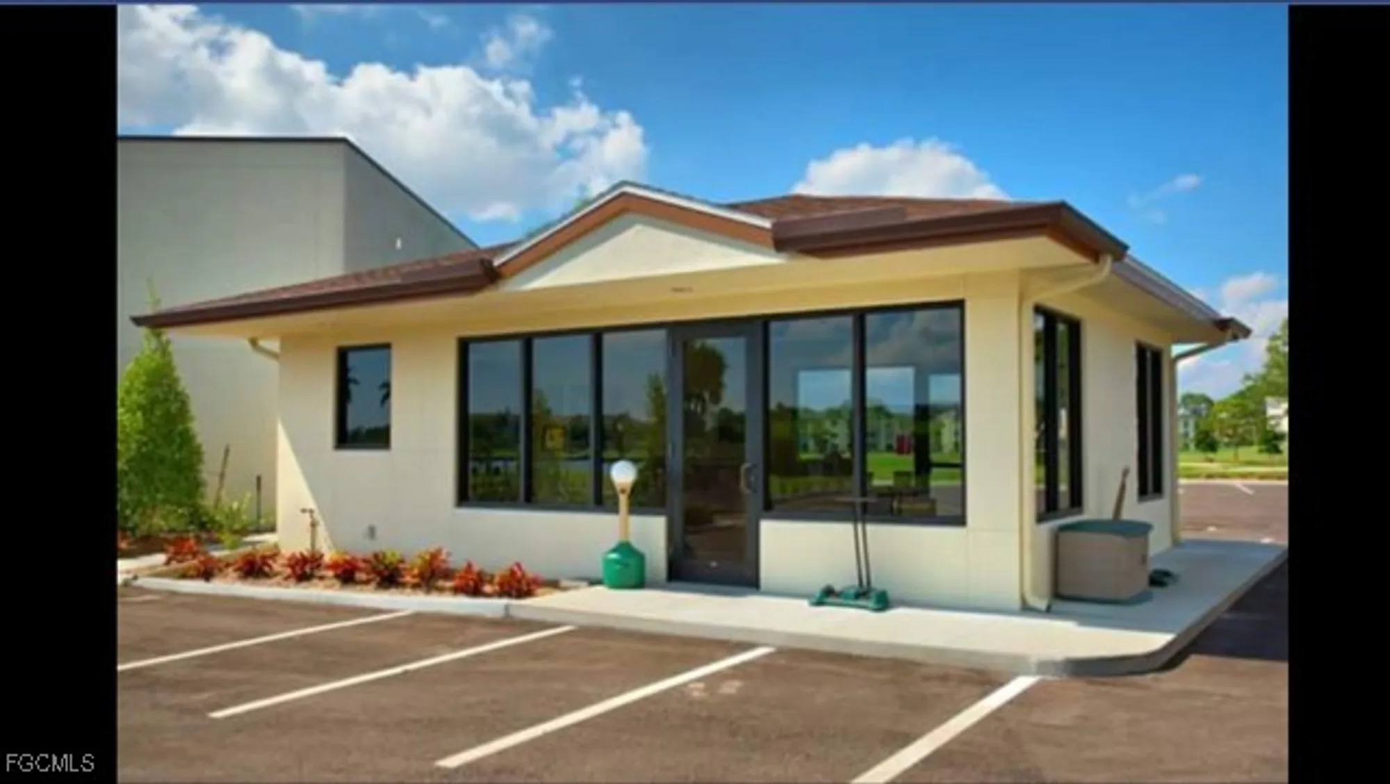 Property Slideshow image 10 of 11 | 7406 lake breeze dr 612, Fort Myers, FL, 33907