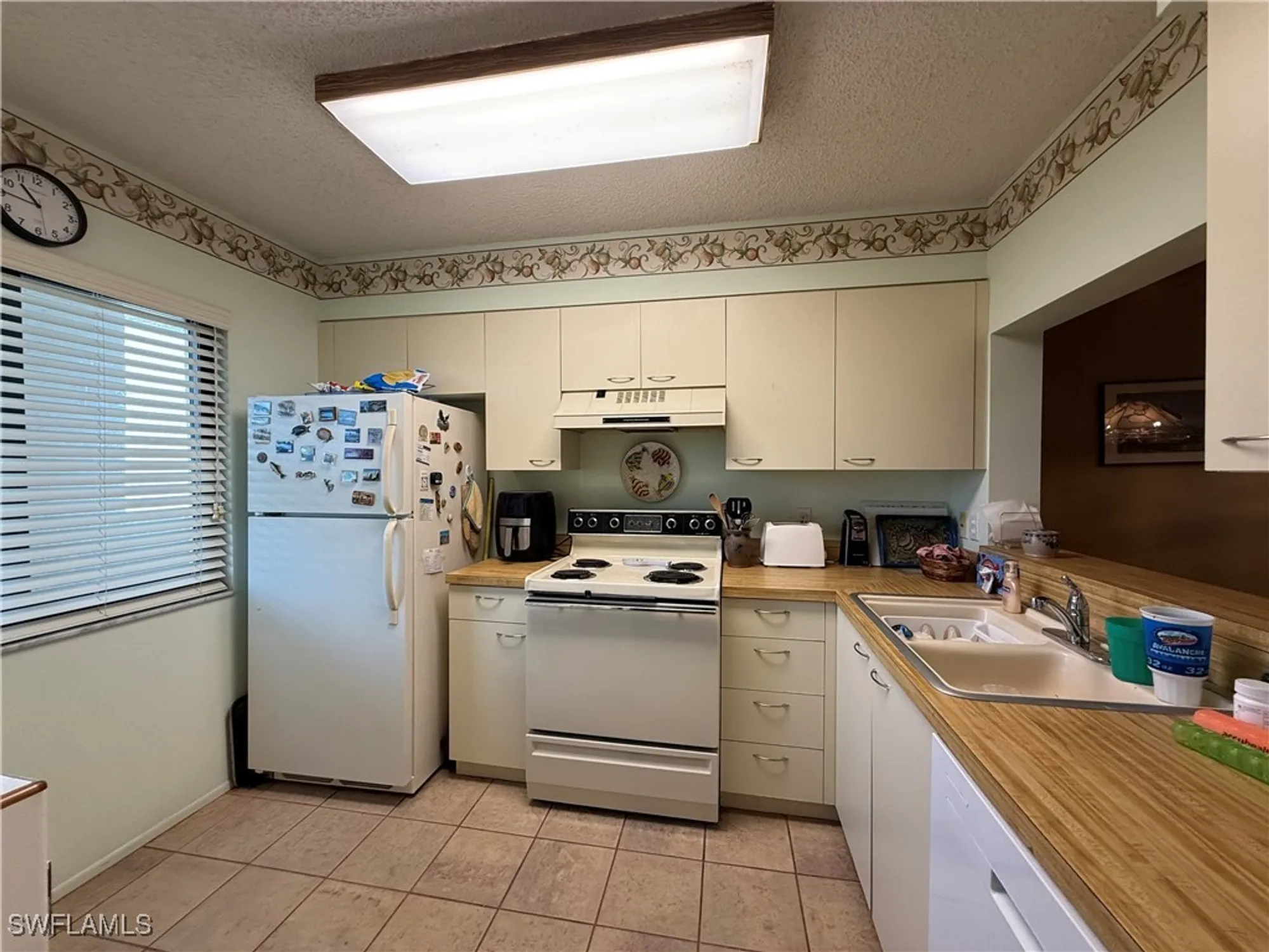 Property Slideshow image 2 of 11 | 7406 lake breeze dr 612, Fort Myers, FL, 33907
