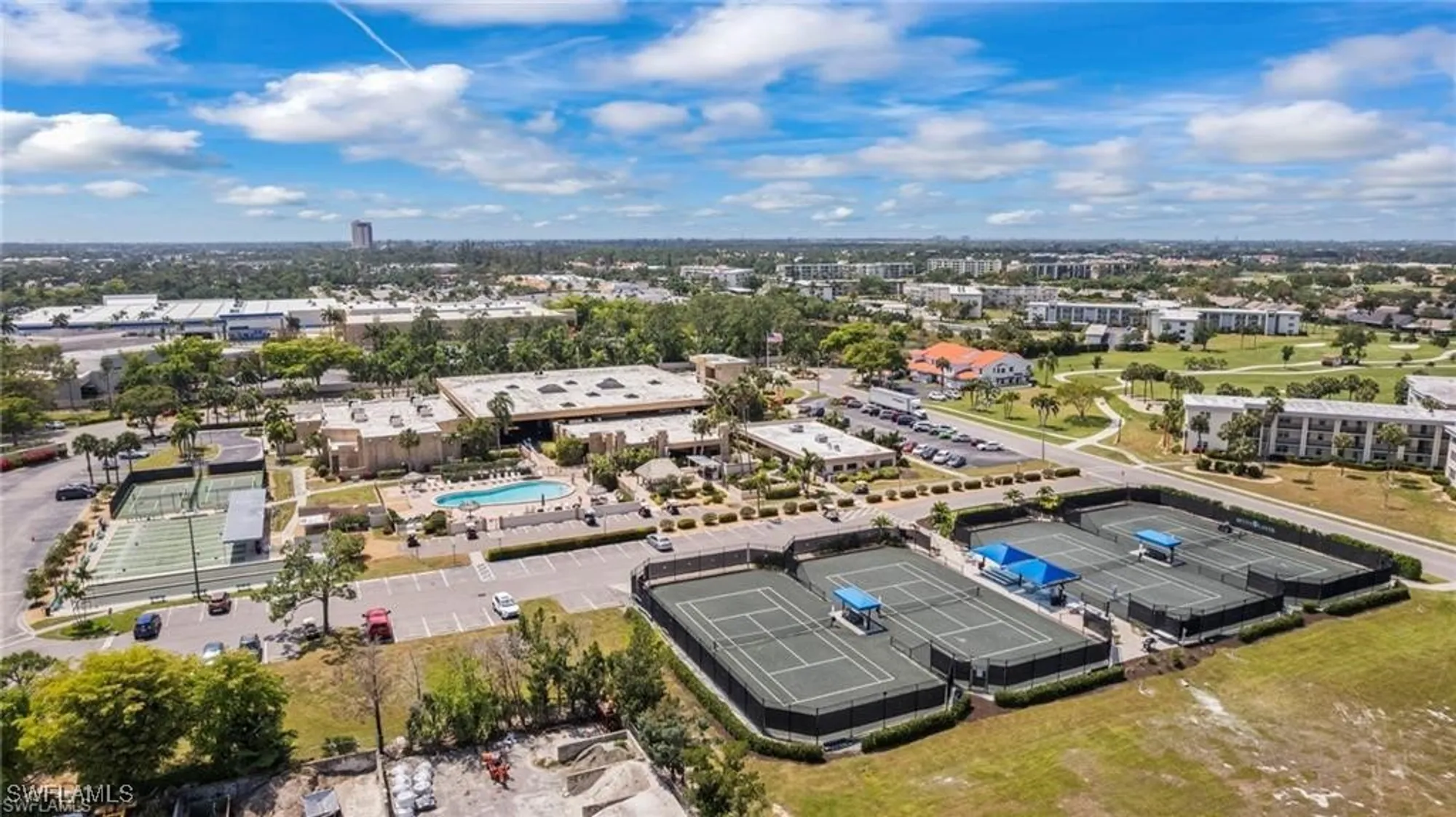 Property Slideshow image 8 of 11 | 7406 lake breeze dr 612, Fort Myers, FL, 33907