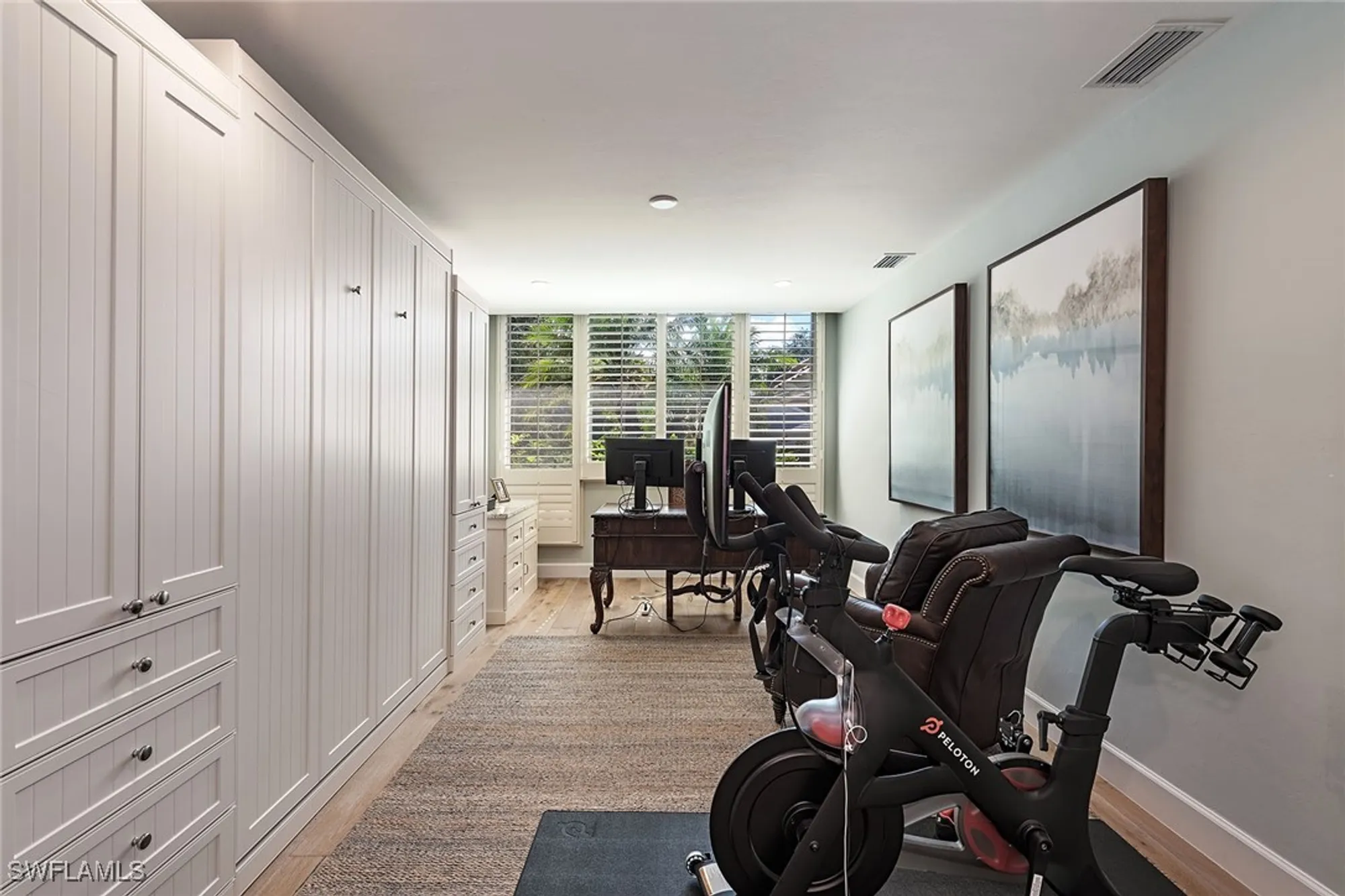 Property Slideshow image 14 of 18 | 805 pine village ln, Naples, FL, 34108