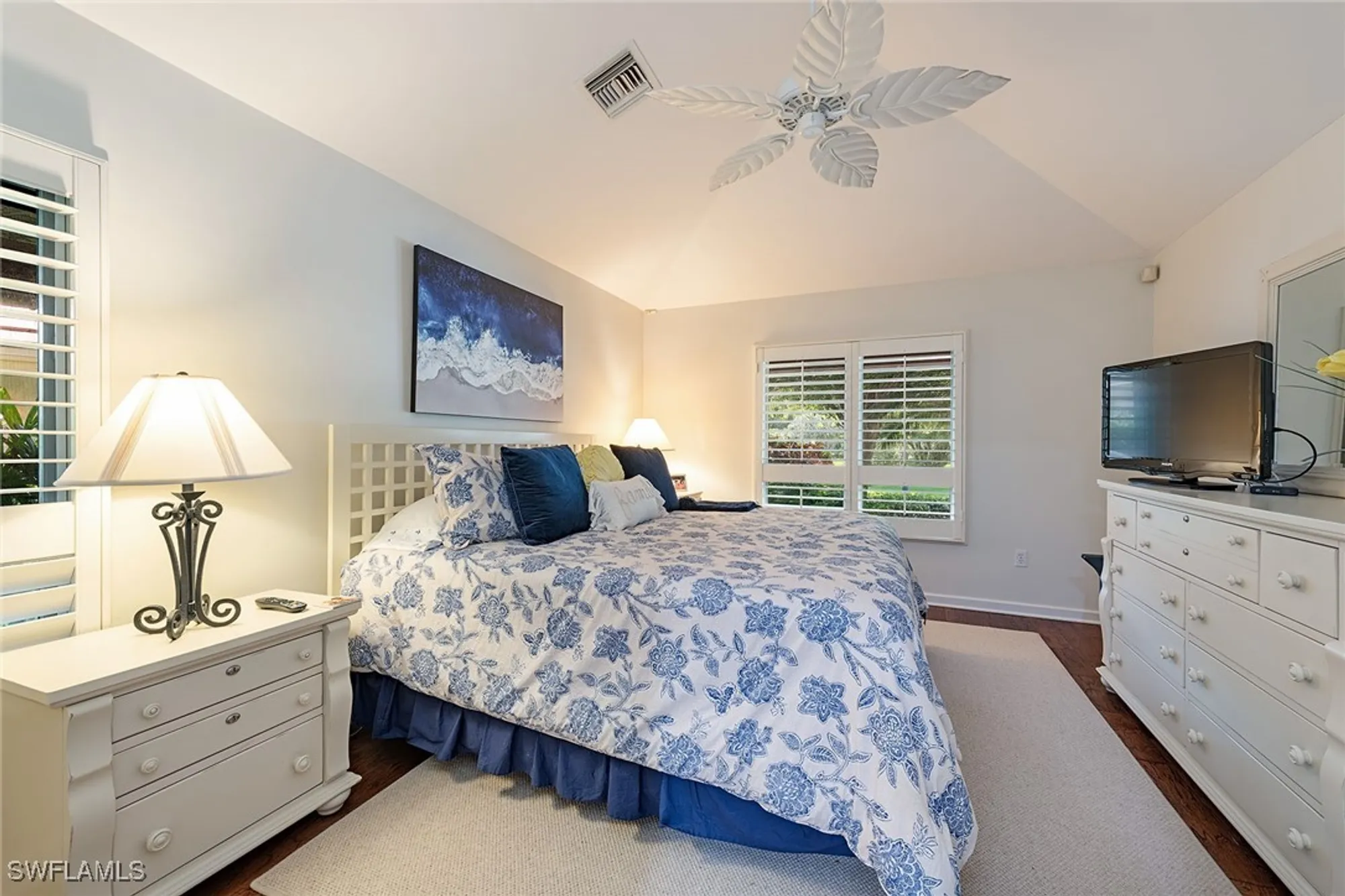 Property Slideshow image 12 of 18 | 805 pine village ln, Naples, FL, 34108