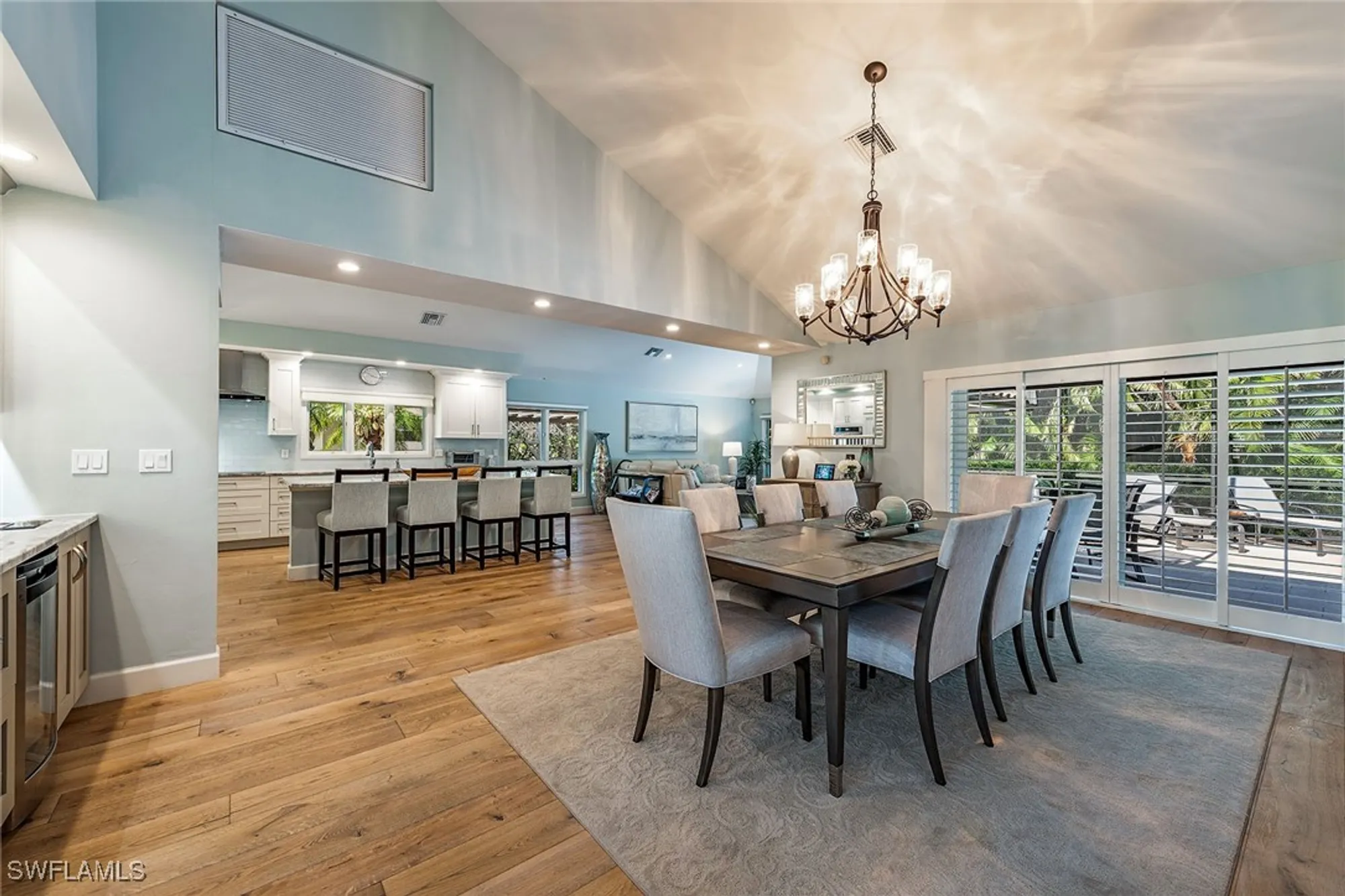 Property Slideshow image 4 of 18 | 805 pine village ln, Naples, FL, 34108