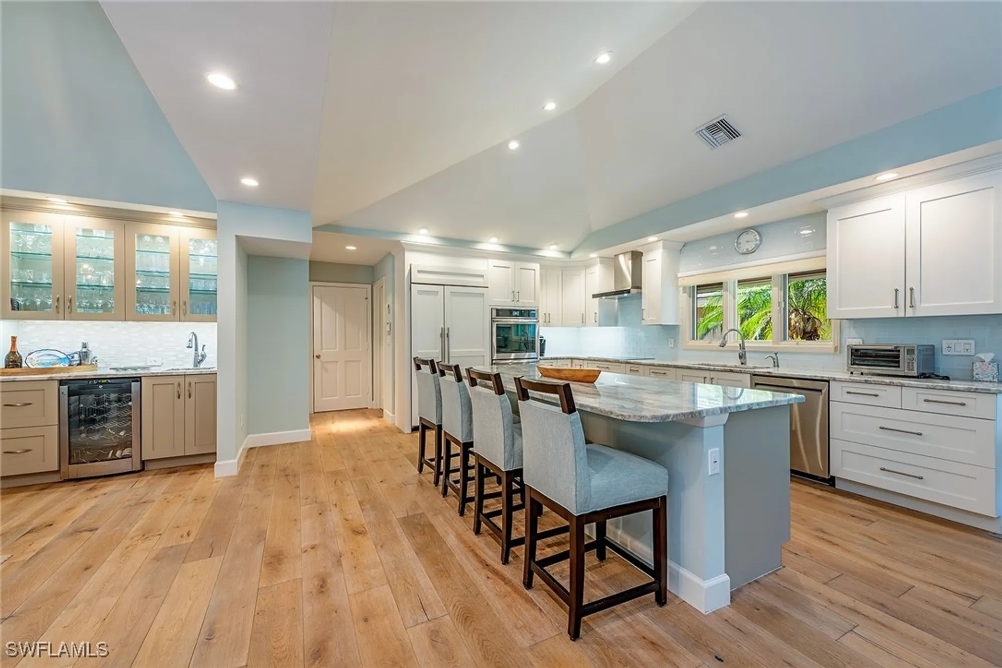 Property Slideshow image 6 of 18 | 805 pine village ln, Naples, FL, 34108