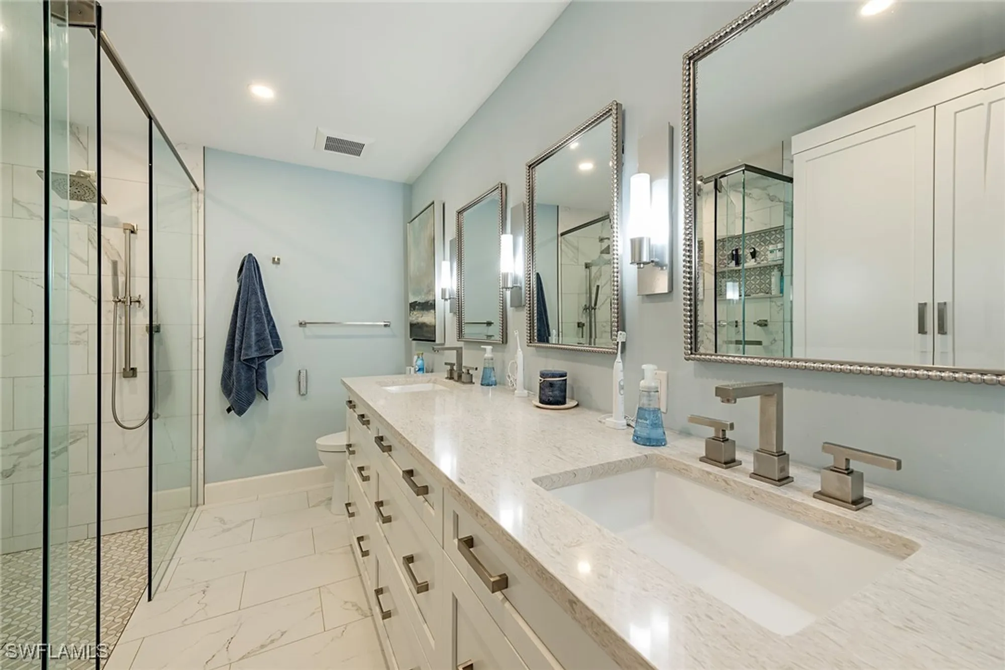 Property Slideshow image 8 of 18 | 805 pine village ln, Naples, FL, 34108