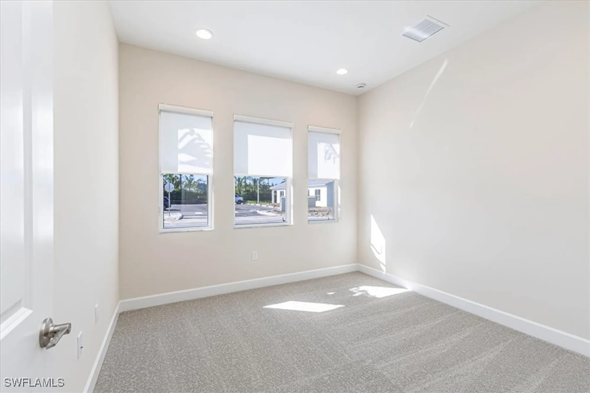 Property Slideshow image 16 of 30 | 2749 durham cir, Naples, FL, 34112