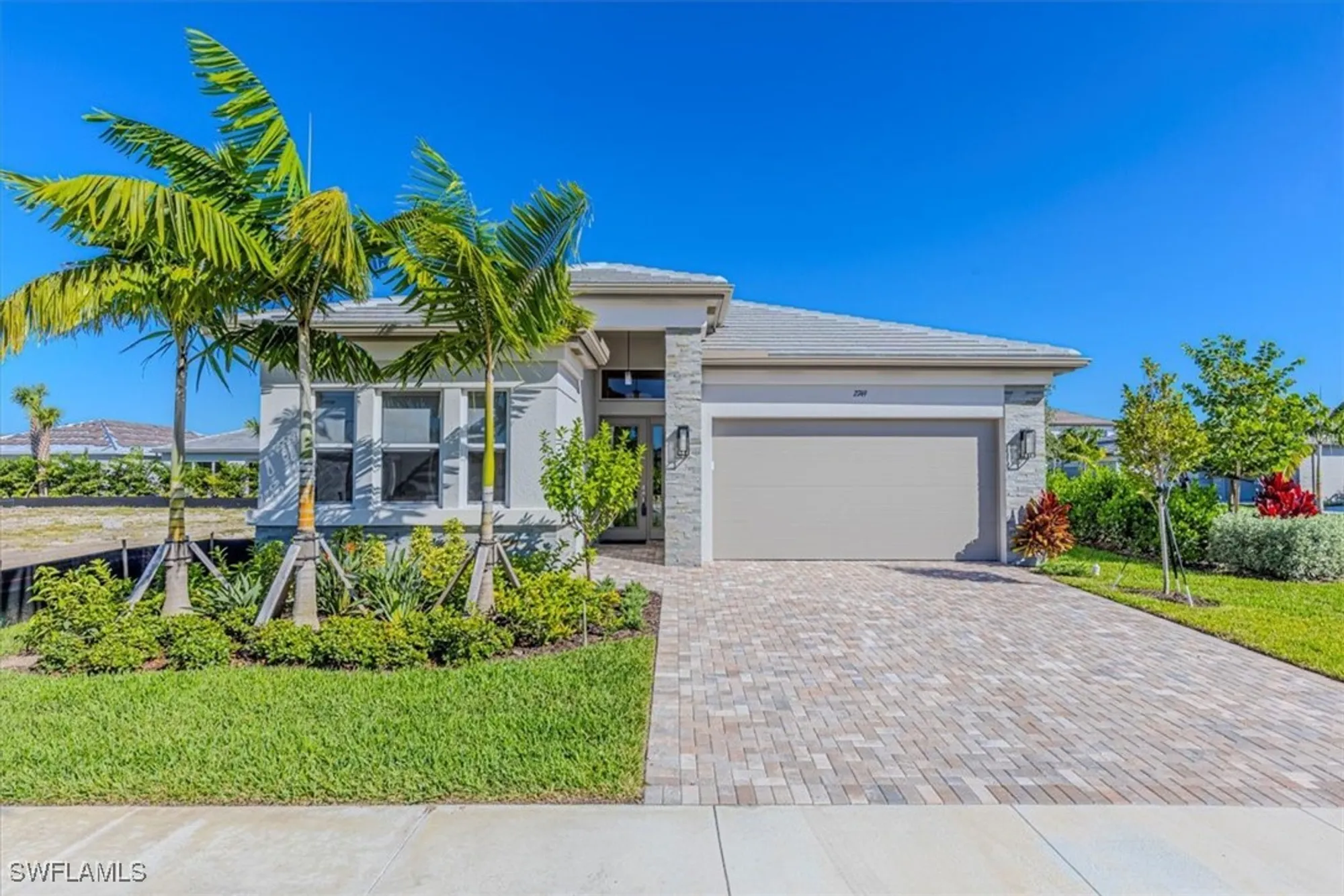 Property Slideshow image 2 of 30 | 2749 durham cir, Naples, FL, 34112