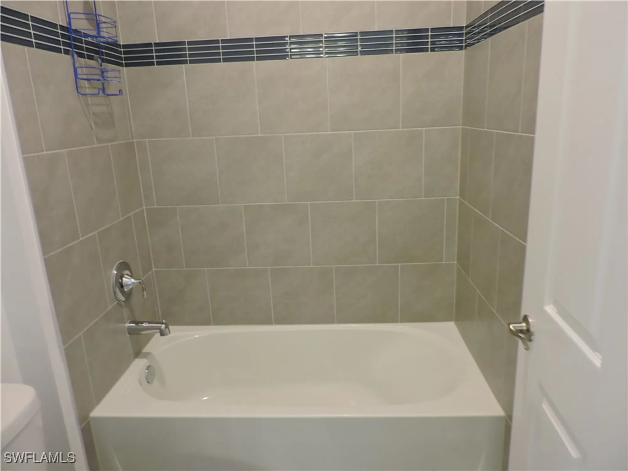 Property Slideshow image 19 of 42 | 3215 apple blossom dr, Alva, FL, 33920