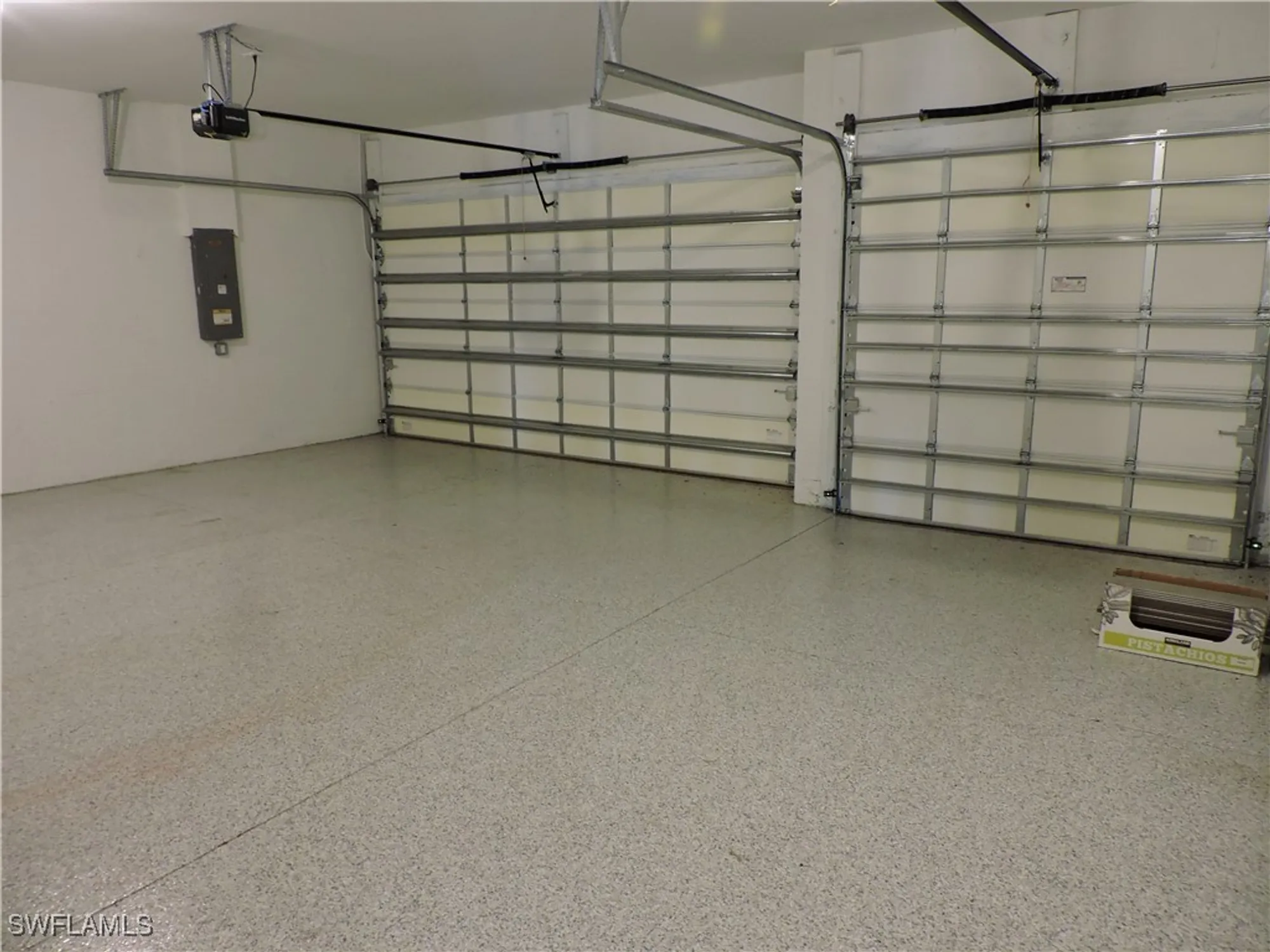 Property Slideshow image 28 of 42 | 3215 apple blossom dr, Alva, FL, 33920