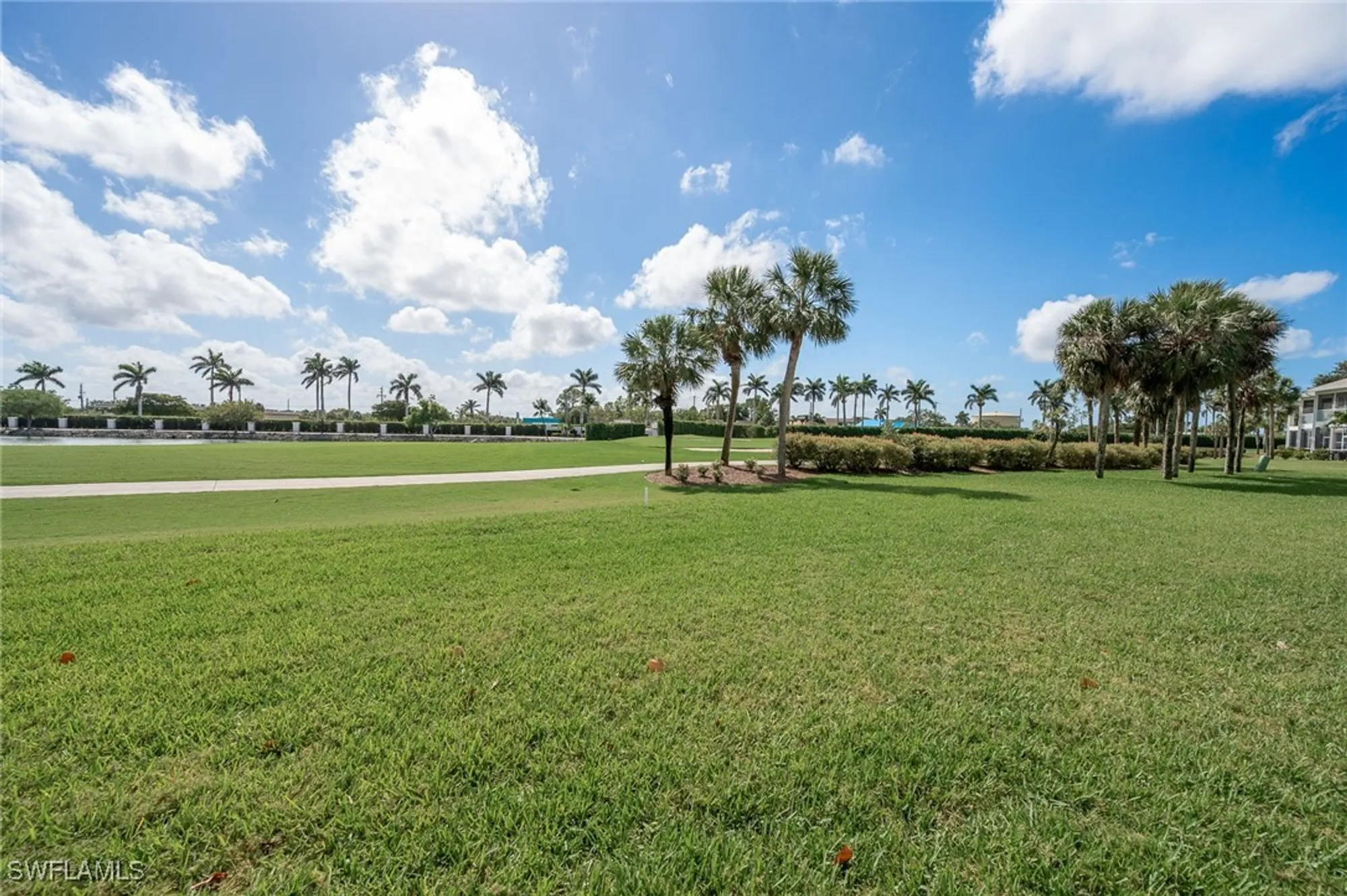Property Slideshow image 15 of 18 | 14995 rivers edge ct 151, Fort Myers, FL, 33908