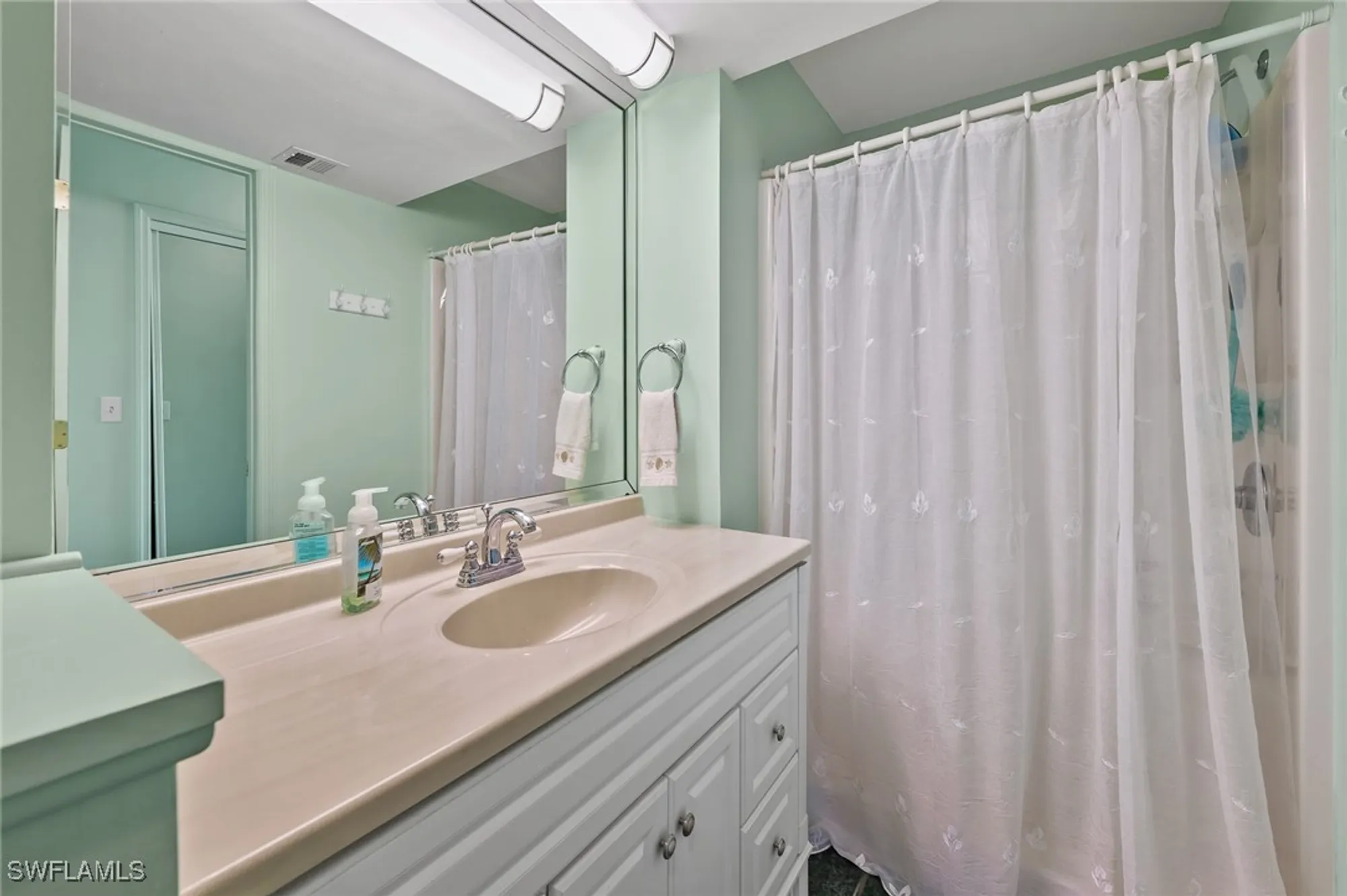 Property Slideshow image 13 of 18 | 14995 rivers edge ct 151, Fort Myers, FL, 33908