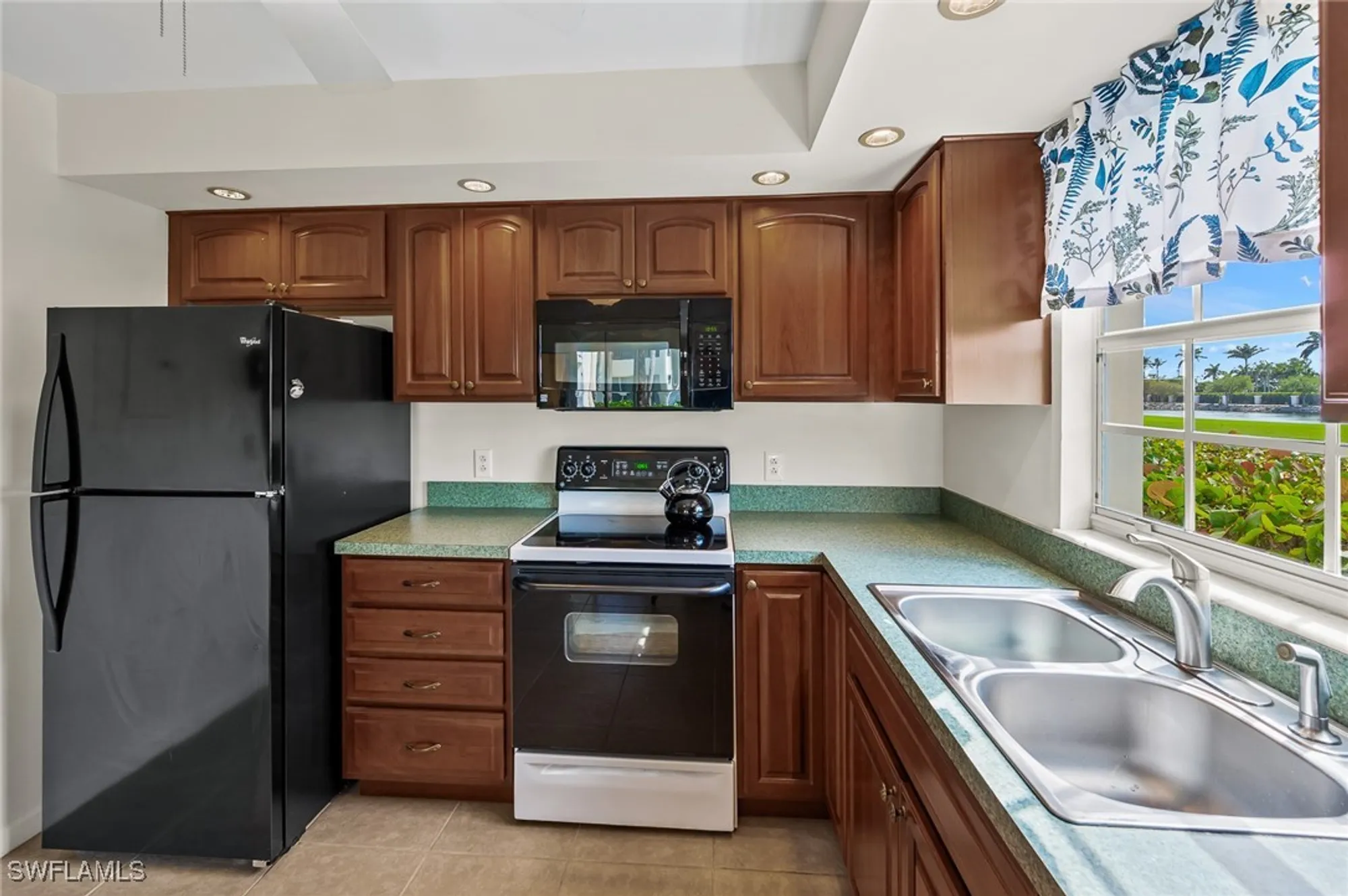 Property Slideshow image 7 of 18 | 14995 rivers edge ct 151, Fort Myers, FL, 33908