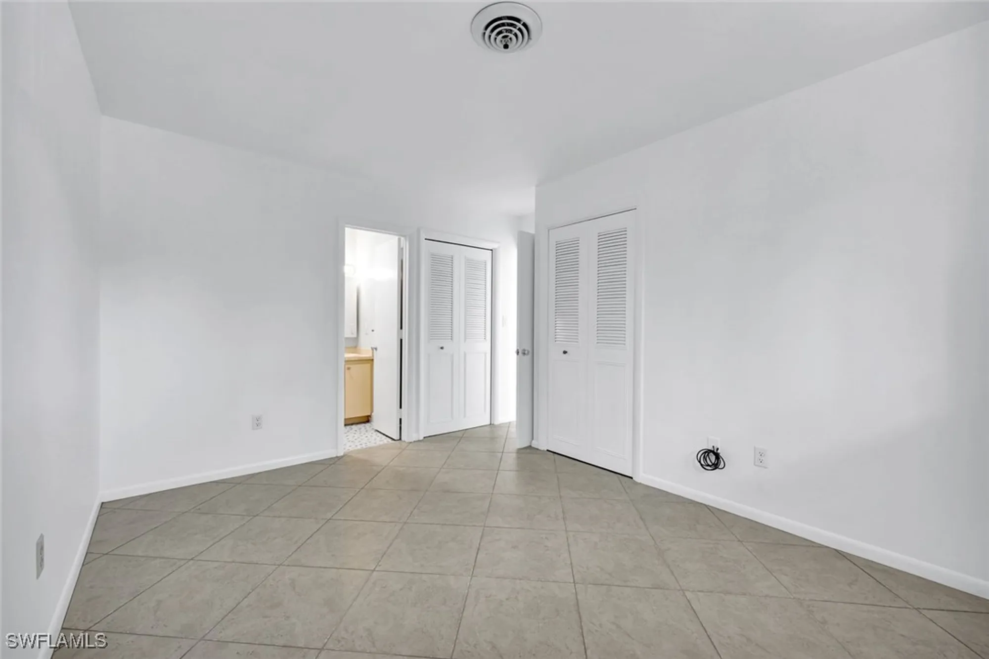 Property Slideshow image 16 of 26 | 820 ketch dr 7, Naples, FL, 34103