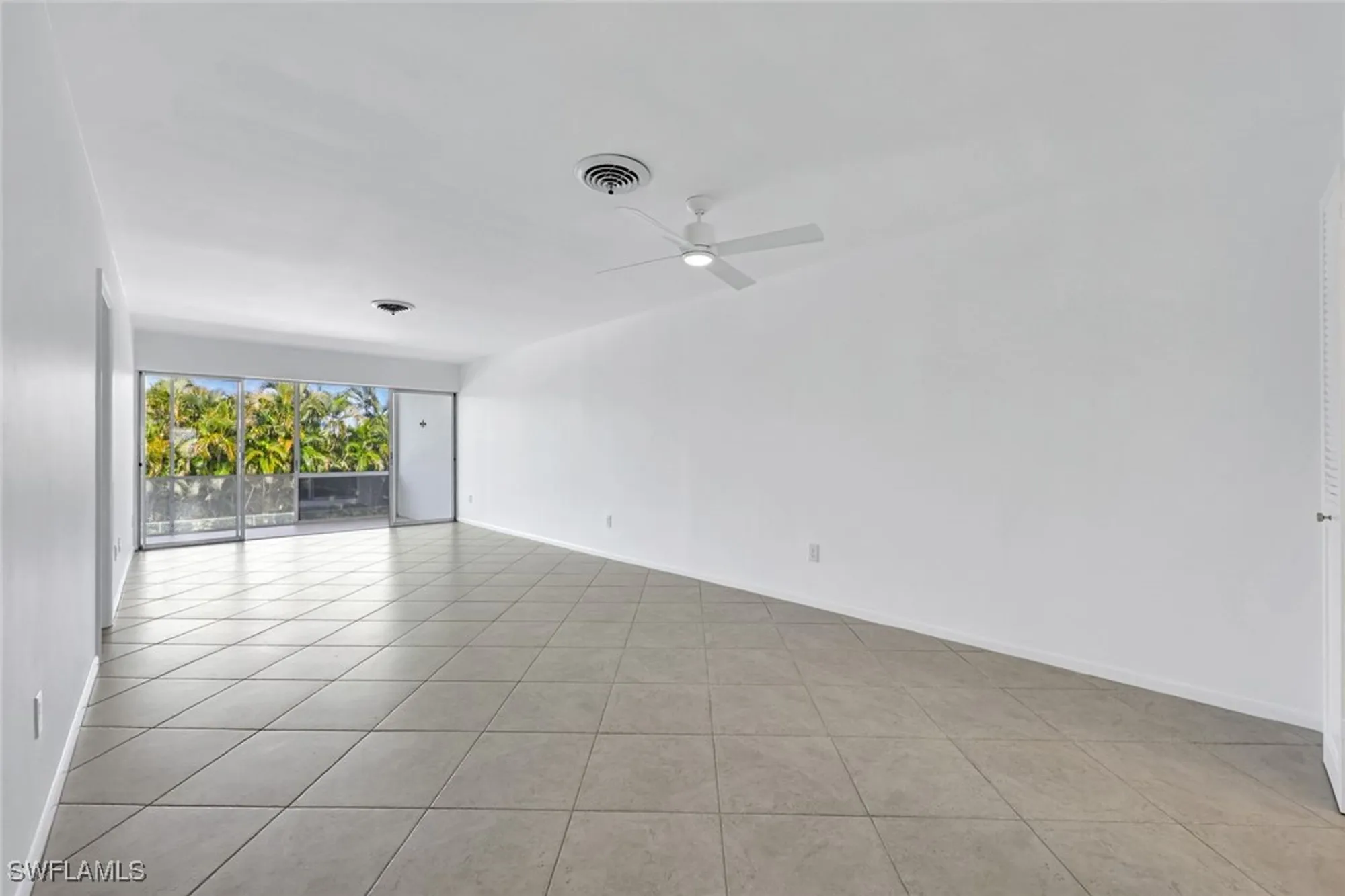 Property Slideshow image 2 of 26 | 820 ketch dr 7, Naples, FL, 34103