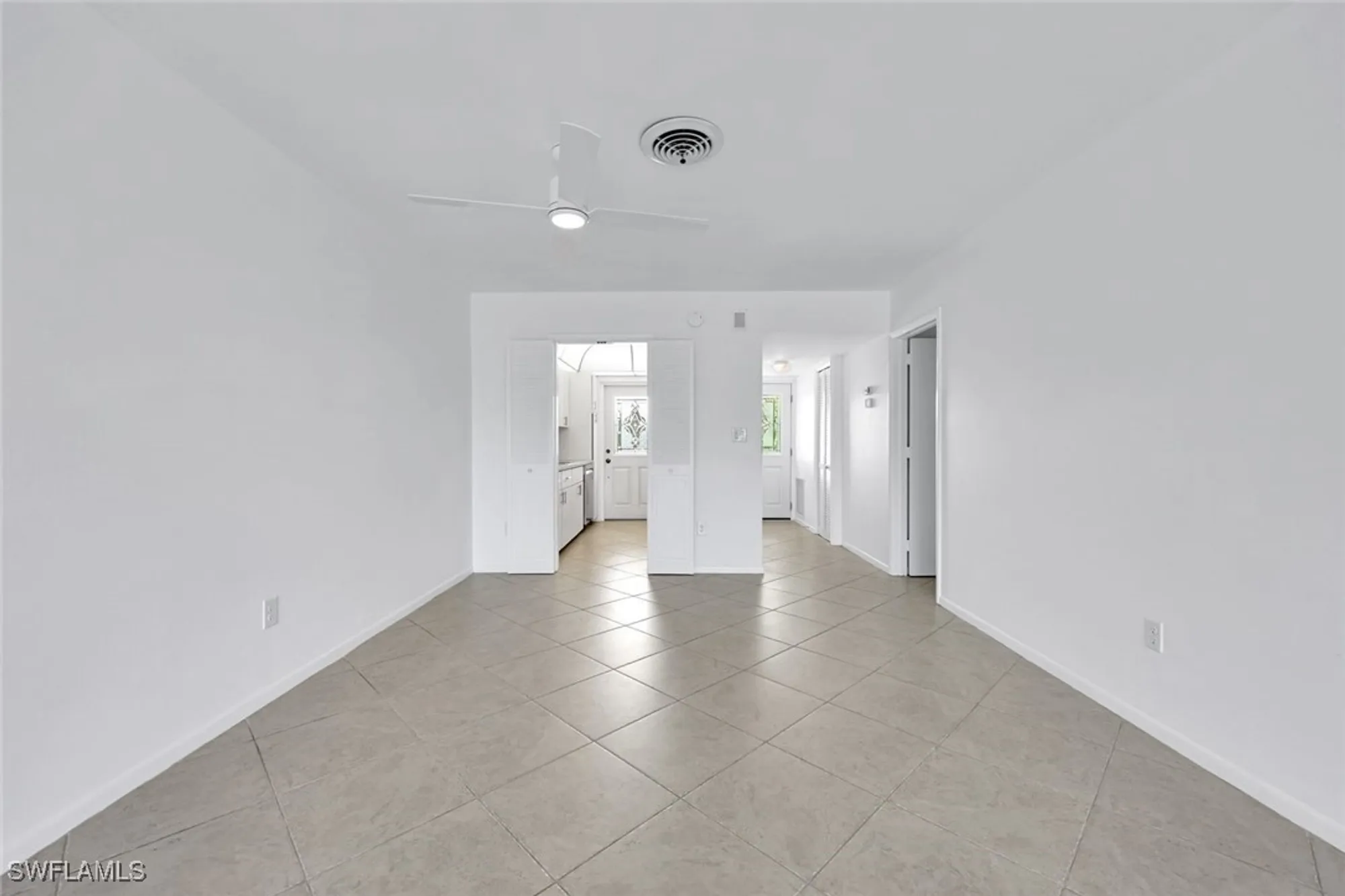 Property Slideshow image 4 of 26 | 820 ketch dr 7, Naples, FL, 34103