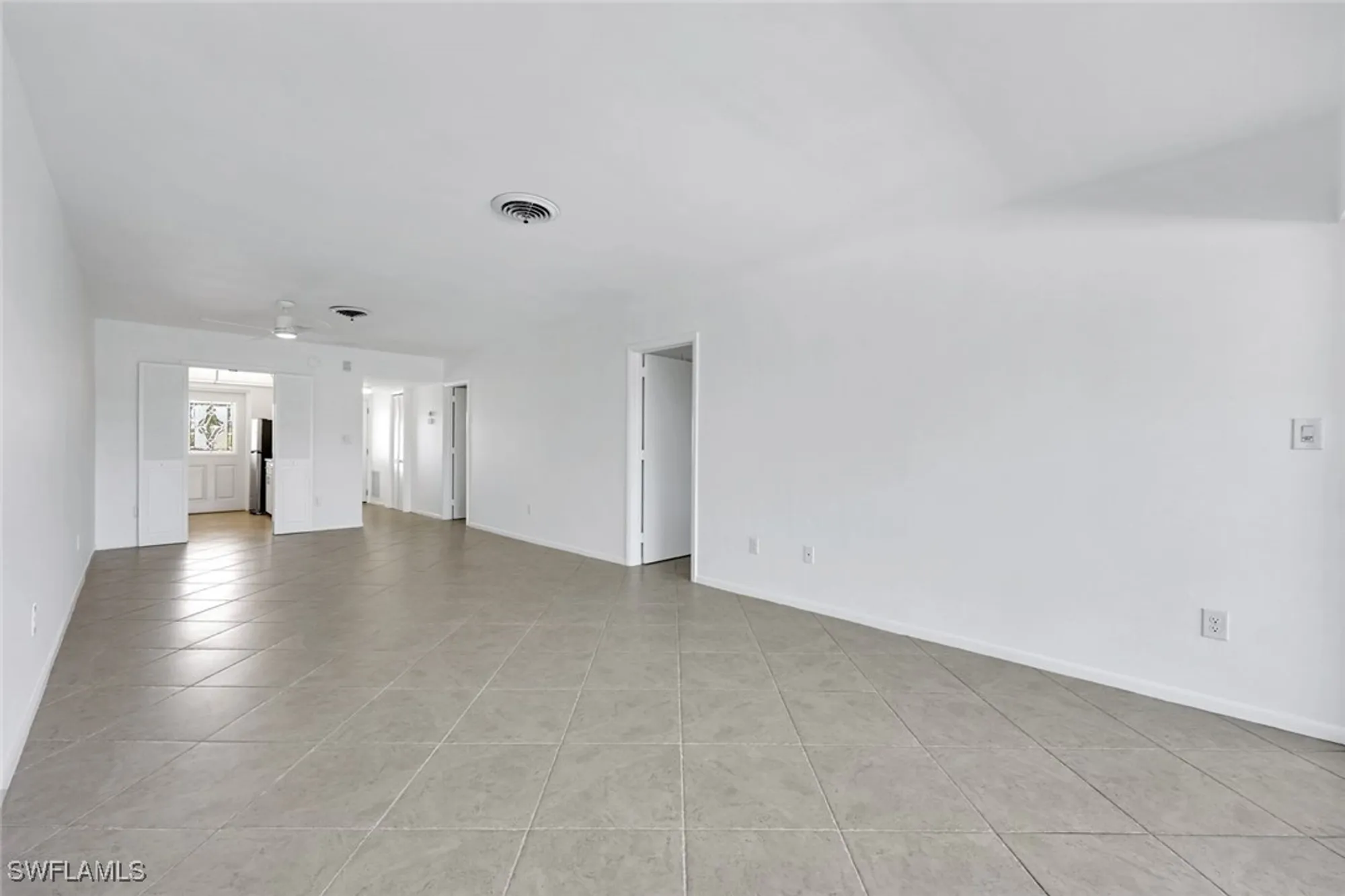 Property Slideshow image 6 of 26 | 820 ketch dr 7, Naples, FL, 34103