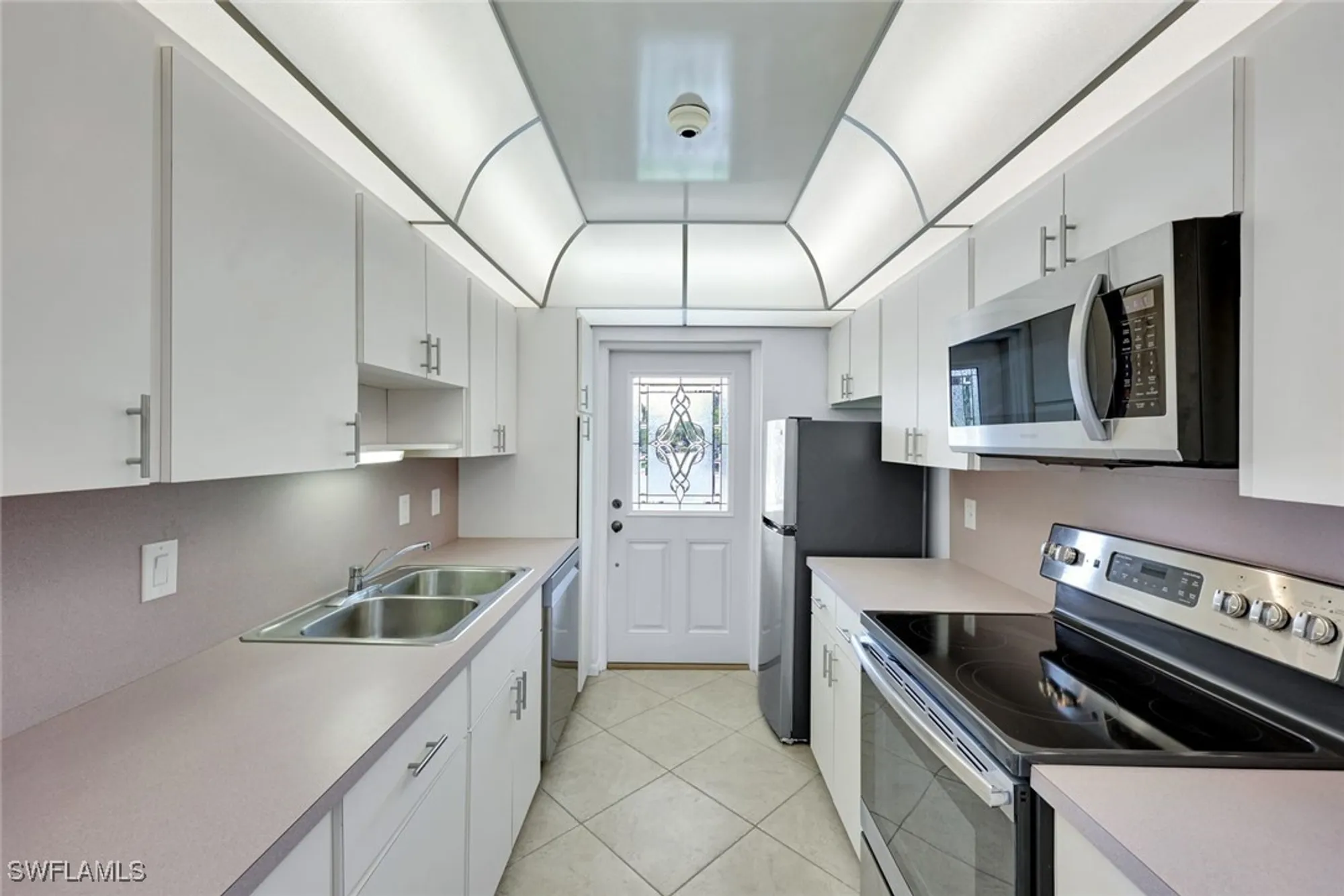 Property Slideshow image 8 of 26 | 820 ketch dr 7, Naples, FL, 34103