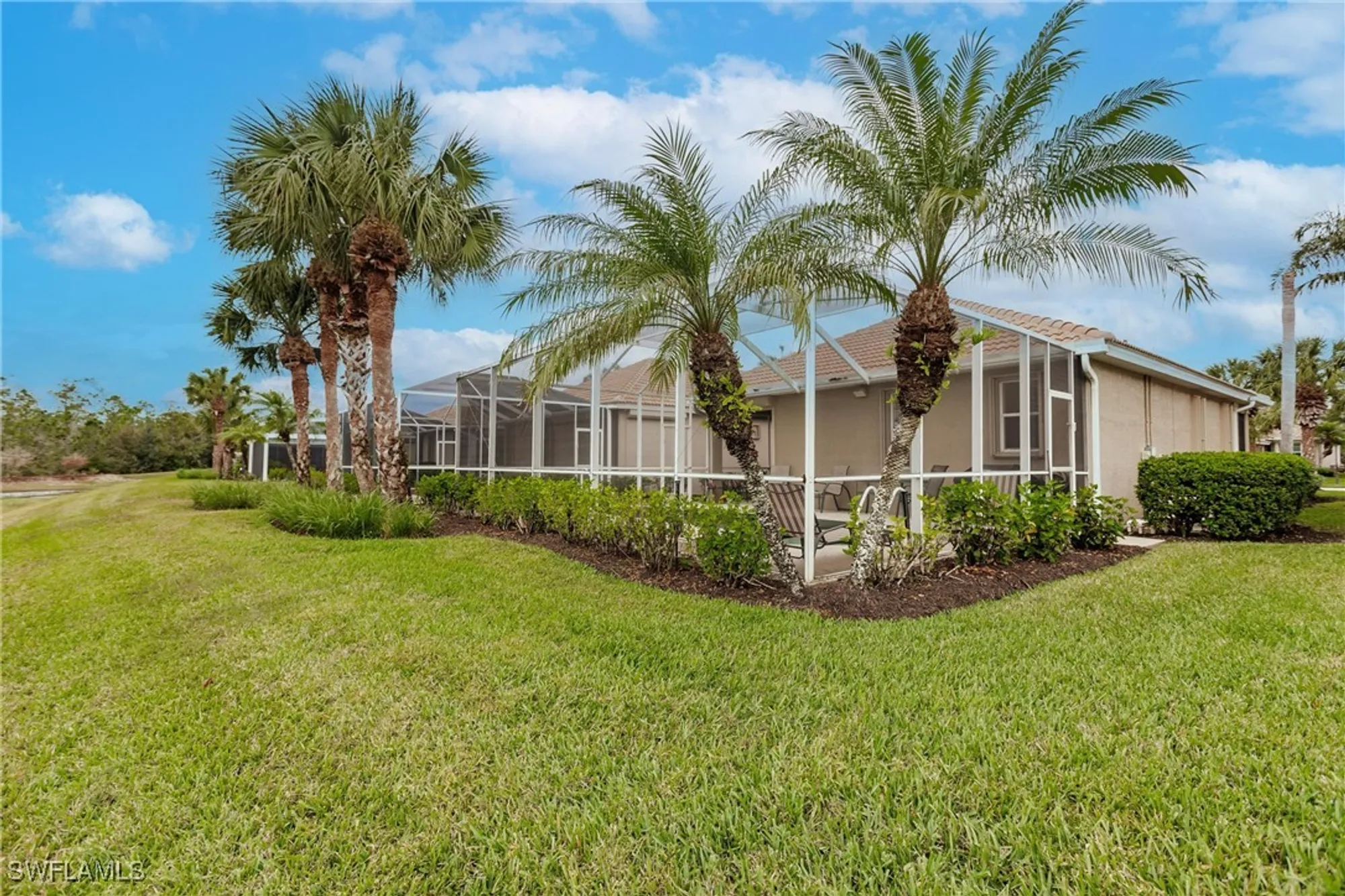 Property Slideshow image 22 of 38 | 8236 woodridge pointe dr, Fort Myers, FL, 33912