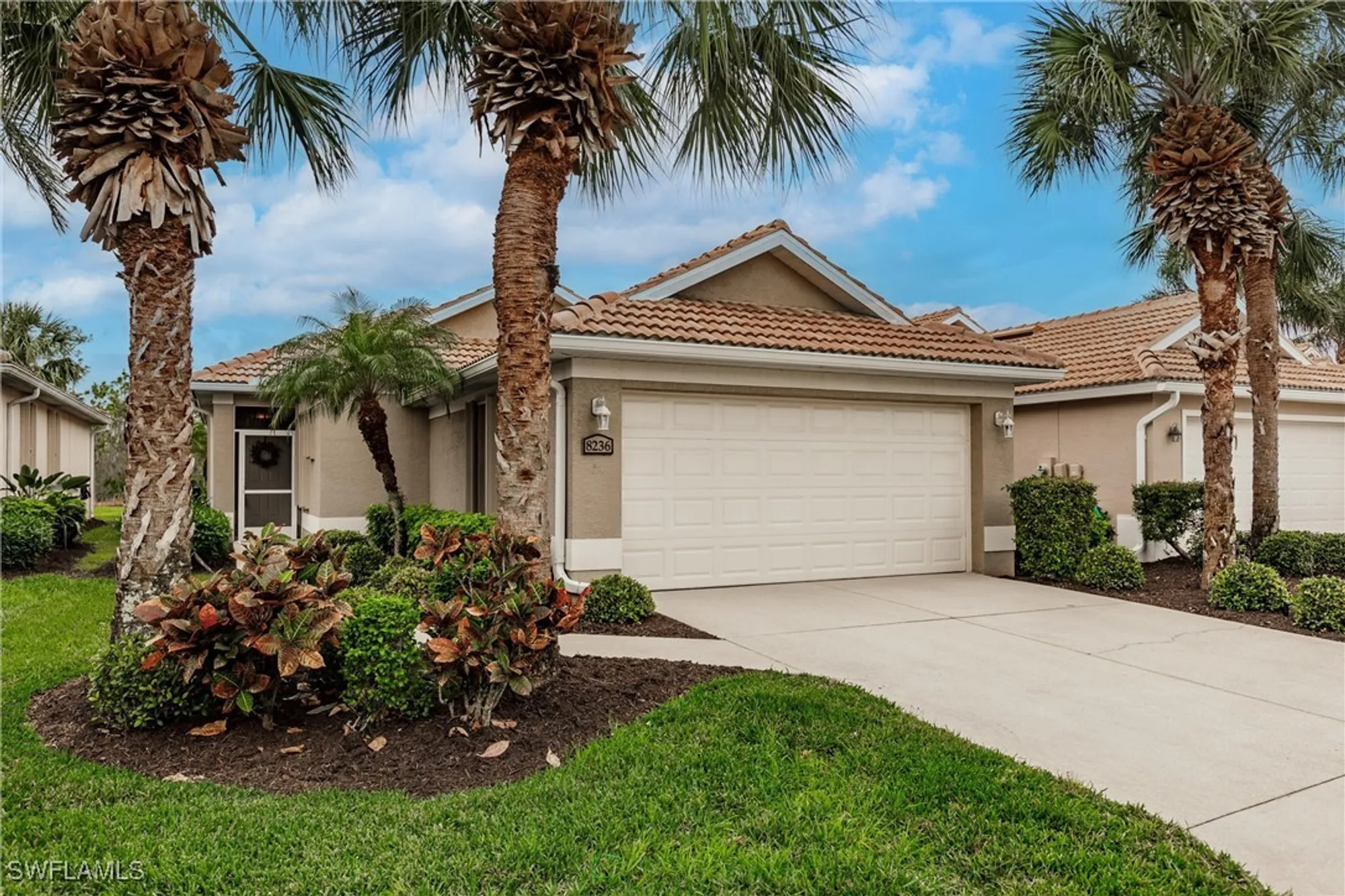 Property Slideshow image 23 of 38 | 8236 woodridge pointe dr, Fort Myers, FL, 33912