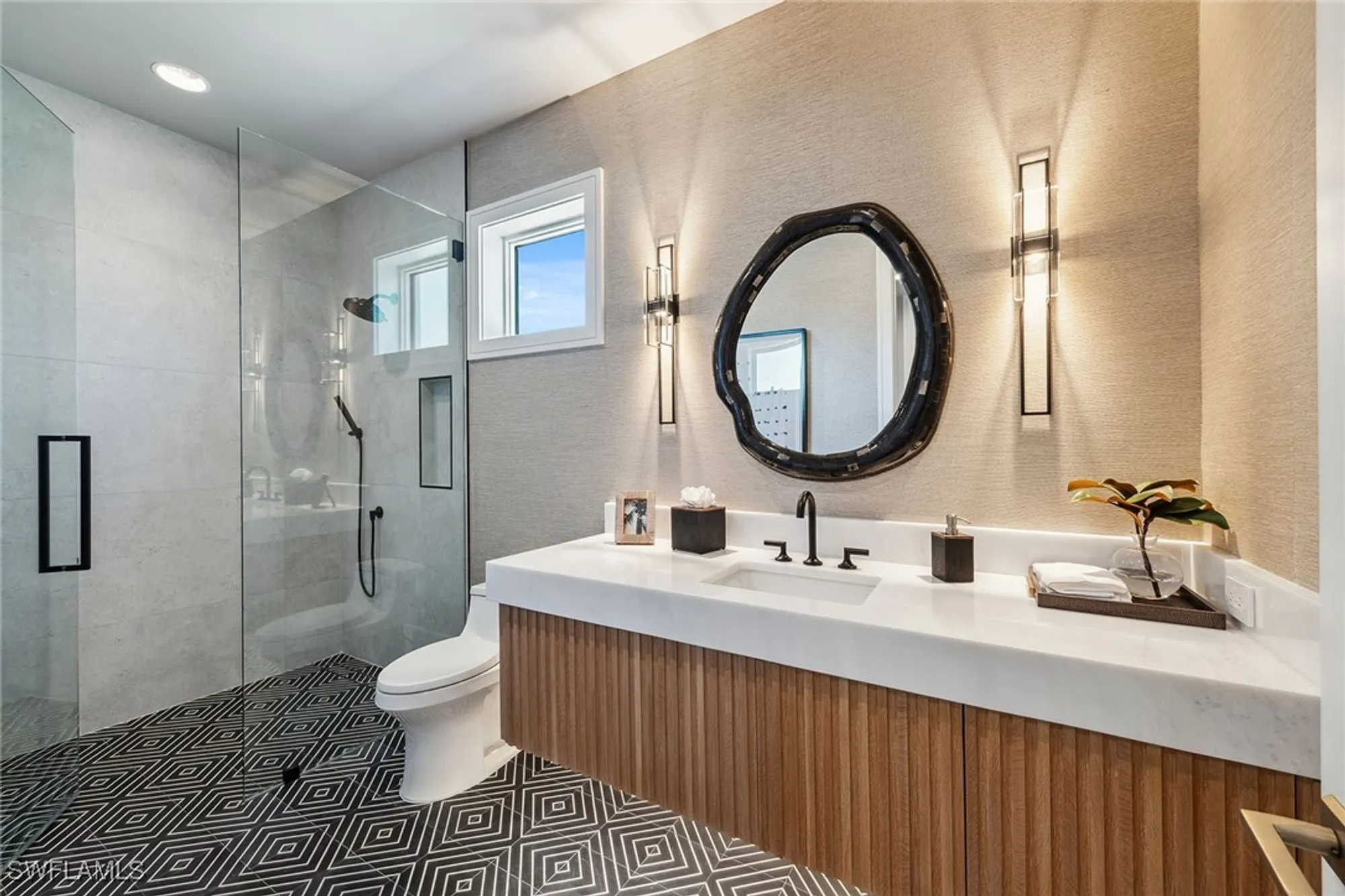 Property Slideshow image 26 of 49 | 355 colony dr, Naples, FL, 34108