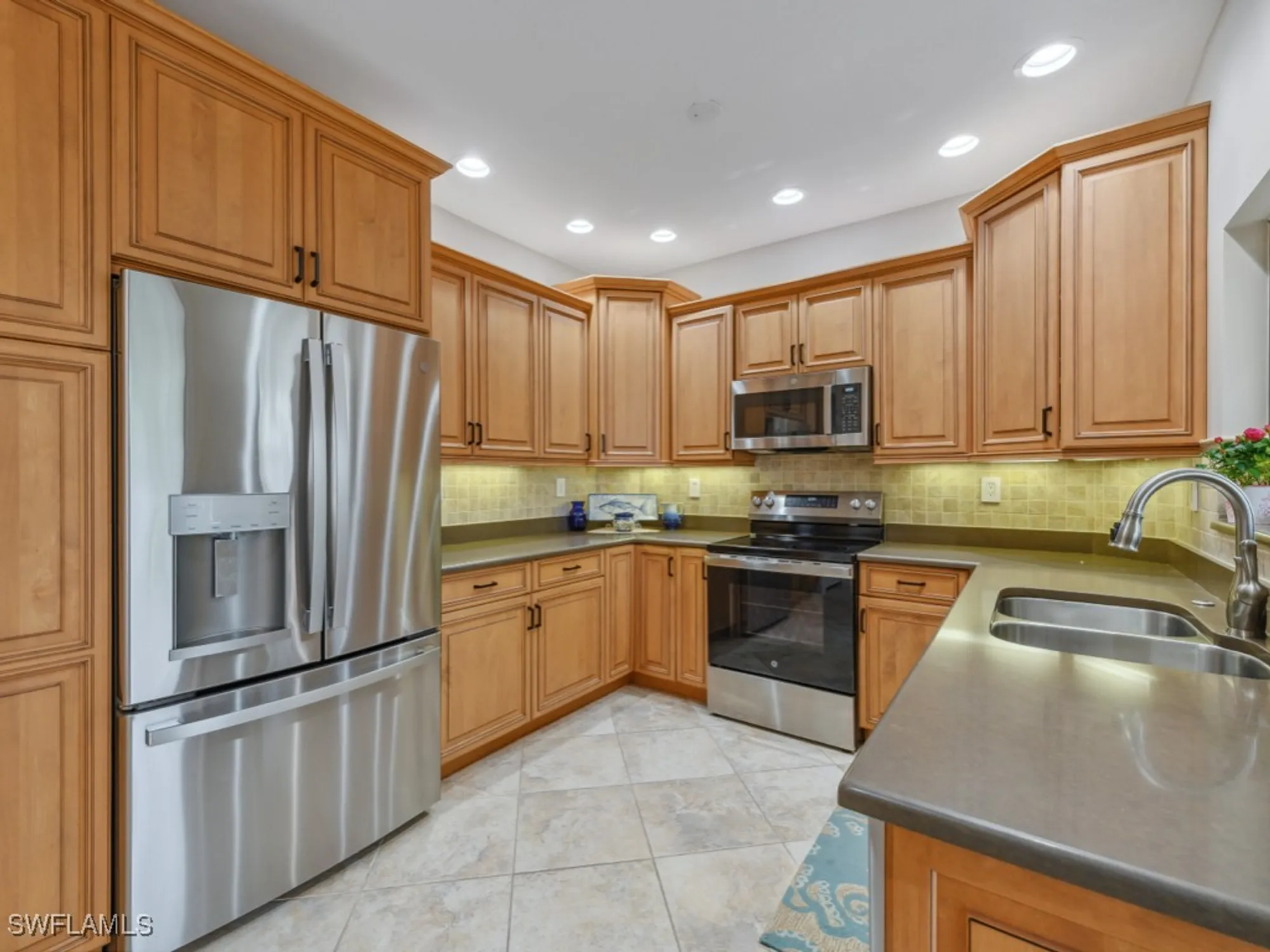 Property Slideshow image 6 of 24 | 6760 pelican bay blvd apt 342, Naples, FL, 34108