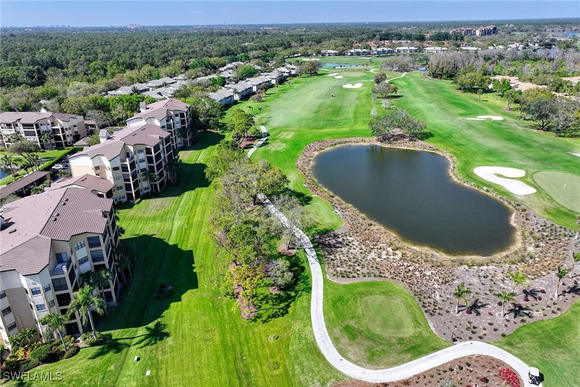 Property Slideshow image 18 of 25 | 220 vintage cir # b103, Naples, FL, 34119