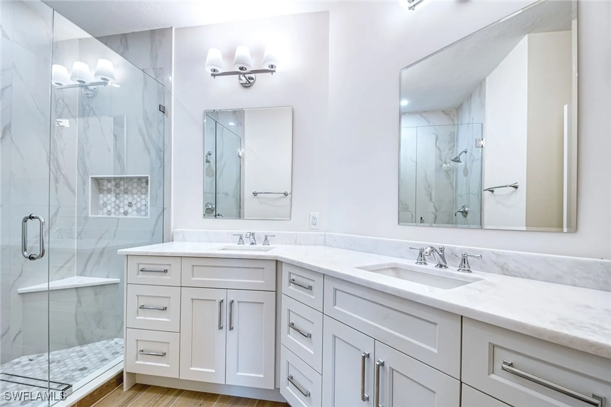 Property Slideshow image 12 of 25 | 220 vintage cir # b103, Naples, FL, 34119