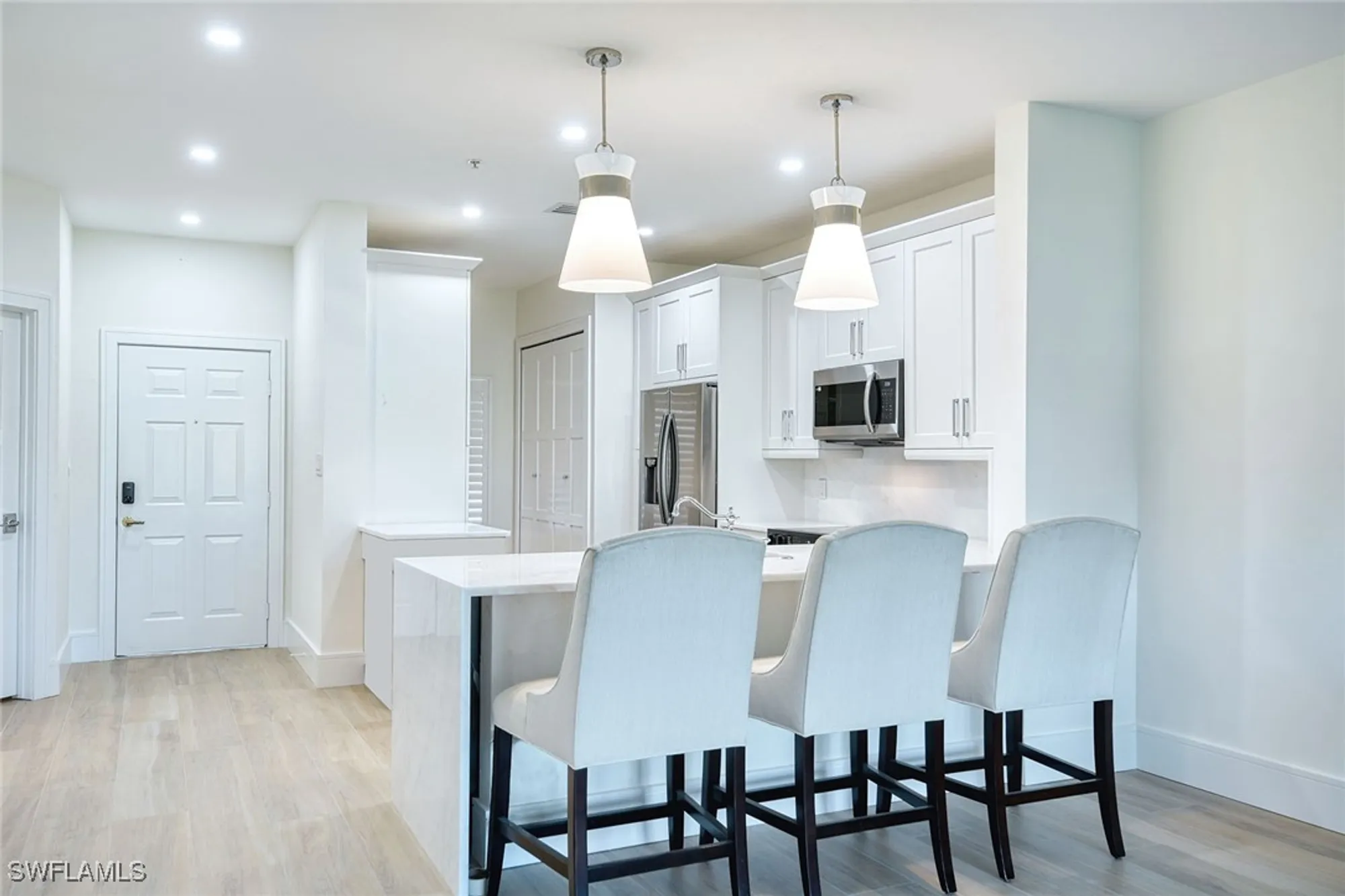 Property Slideshow image 4 of 25 | 220 vintage cir # b103, Naples, FL, 34119