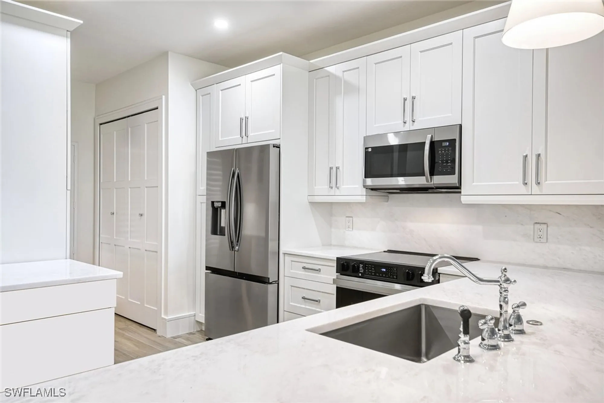 Property Slideshow image 5 of 25 | 220 vintage cir # b103, Naples, FL, 34119