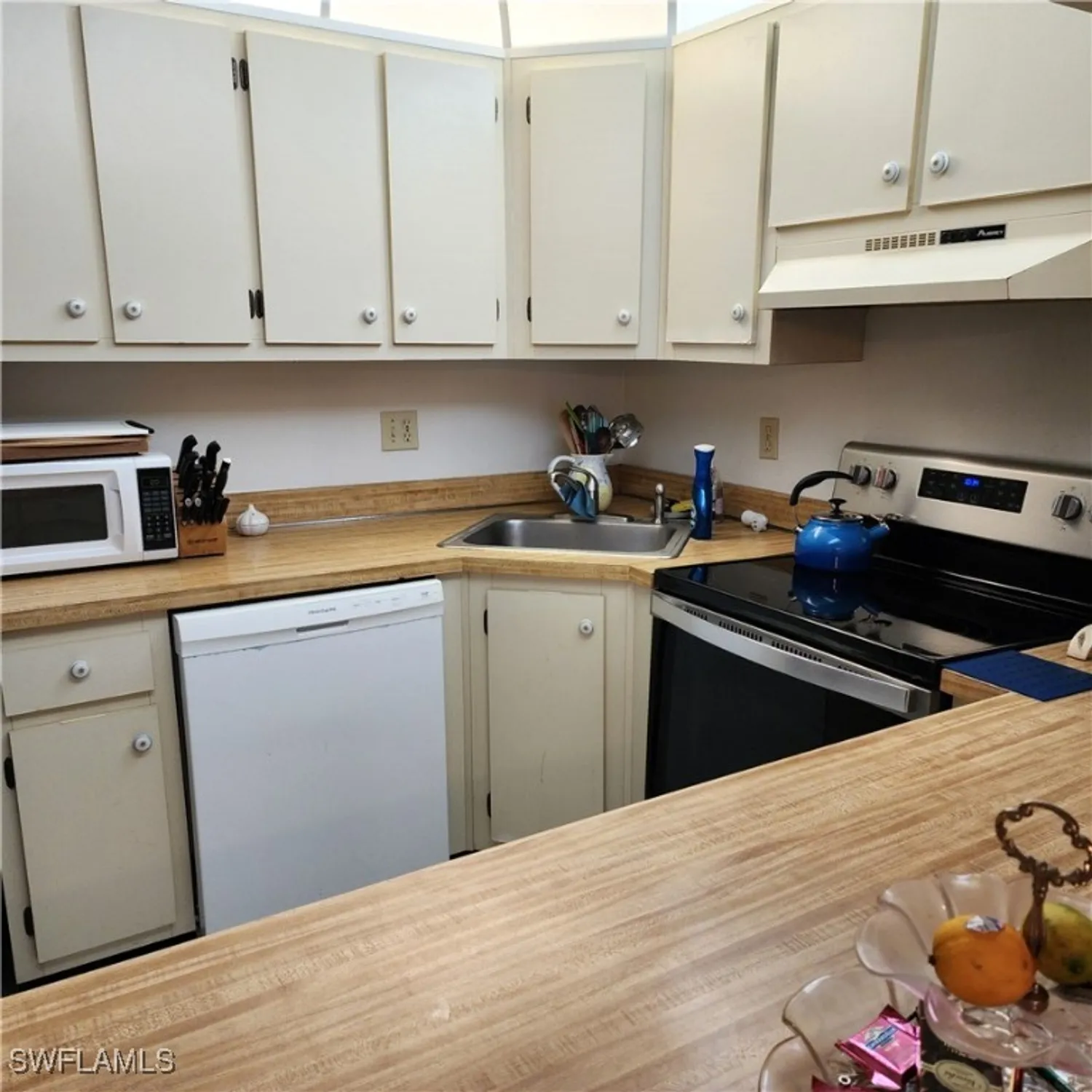 Property Slideshow image 9 of 25 | 4781 lakeside club blvd # 3-c1, Fort Myers, FL, 33905