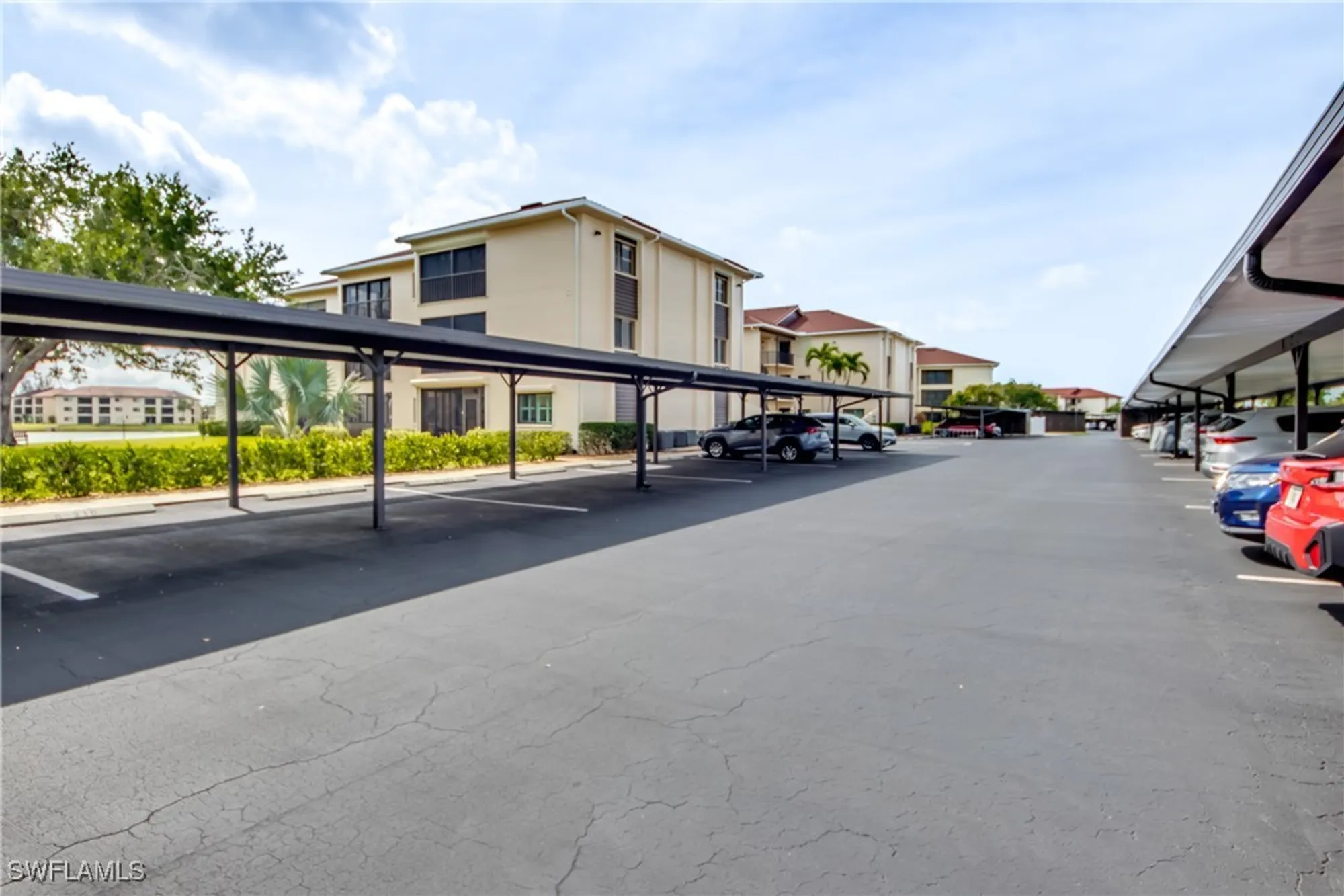 Property Slideshow image 15 of 21 | 11250 caravel cir apt 101, Fort Myers, FL, 33908