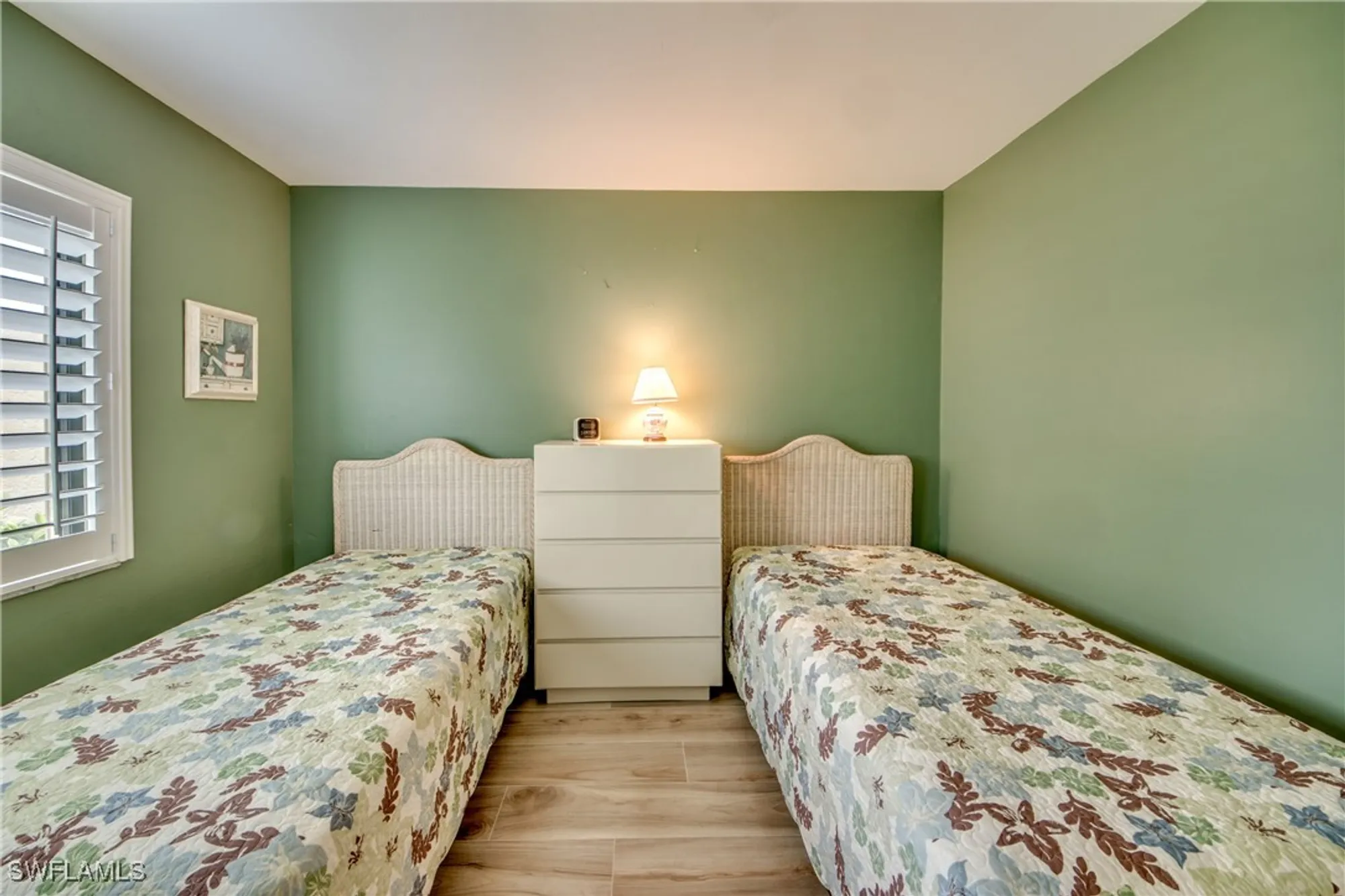 Property Slideshow image 12 of 21 | 11250 caravel cir apt 101, Fort Myers, FL, 33908