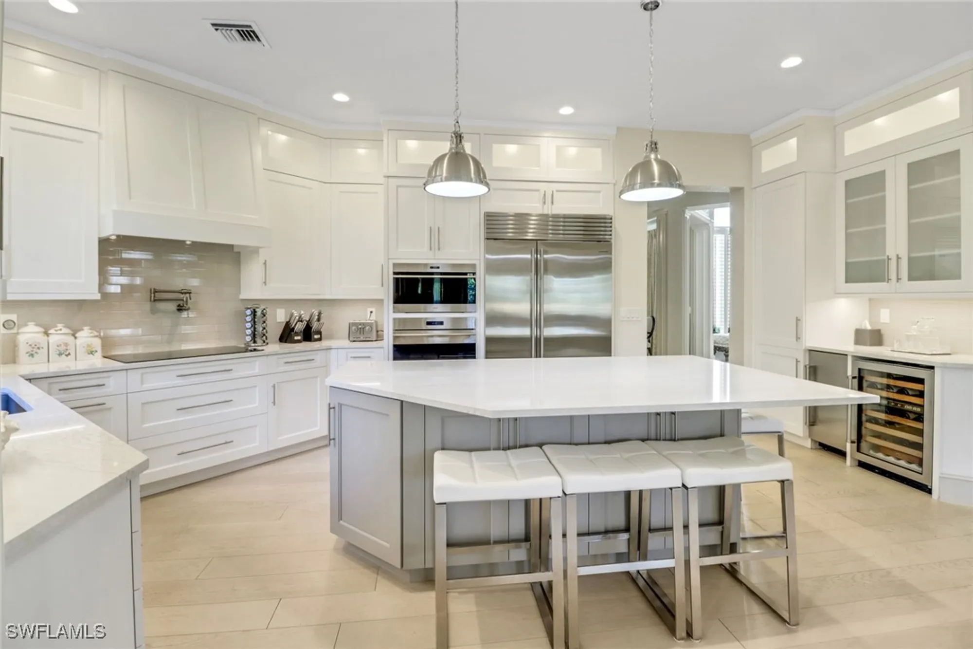 Property Slideshow image 12 of 46 | 355 sedgwick ct, Naples, FL, 34108