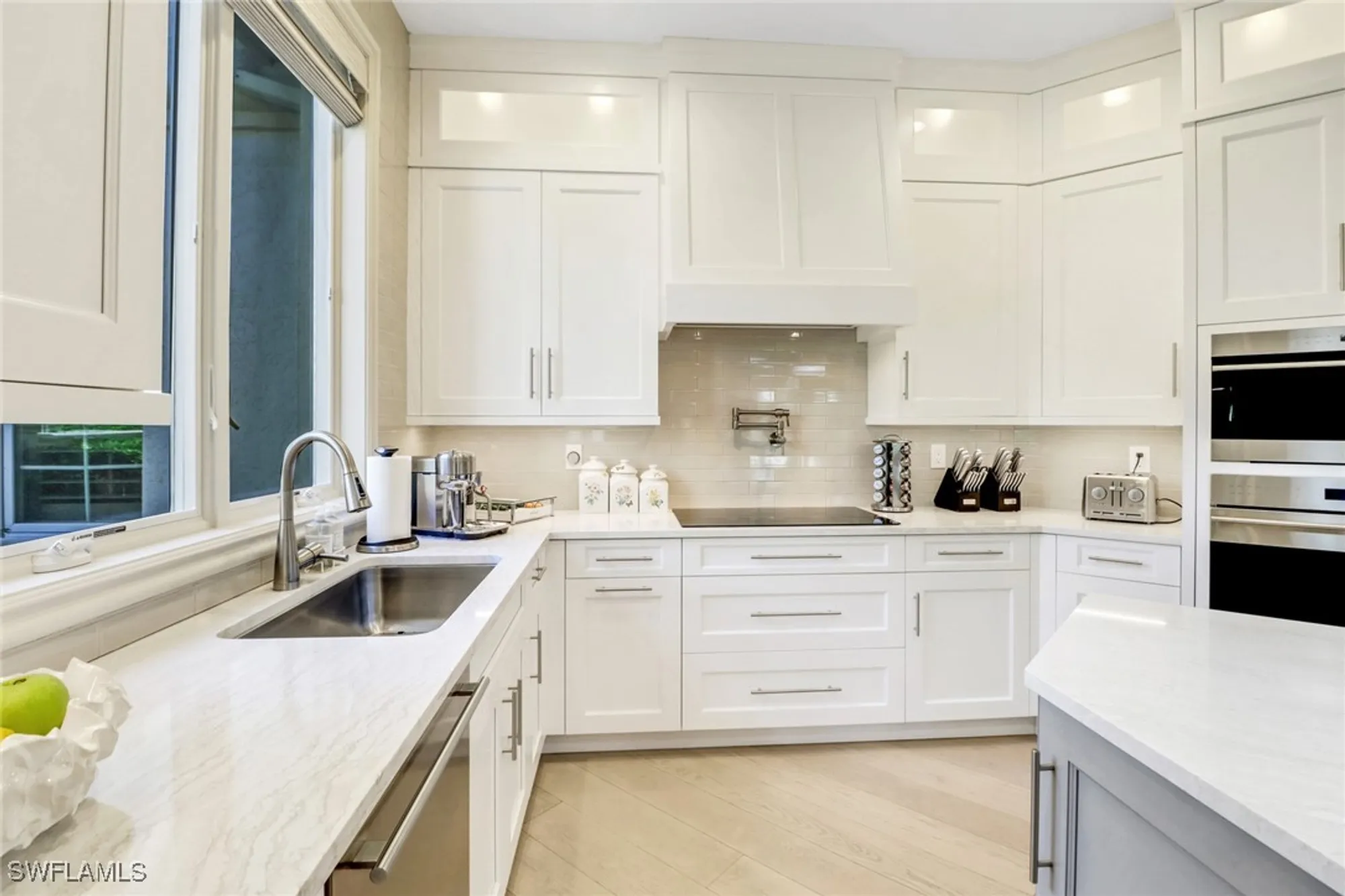 Property Slideshow image 9 of 46 | 355 sedgwick ct, Naples, FL, 34108