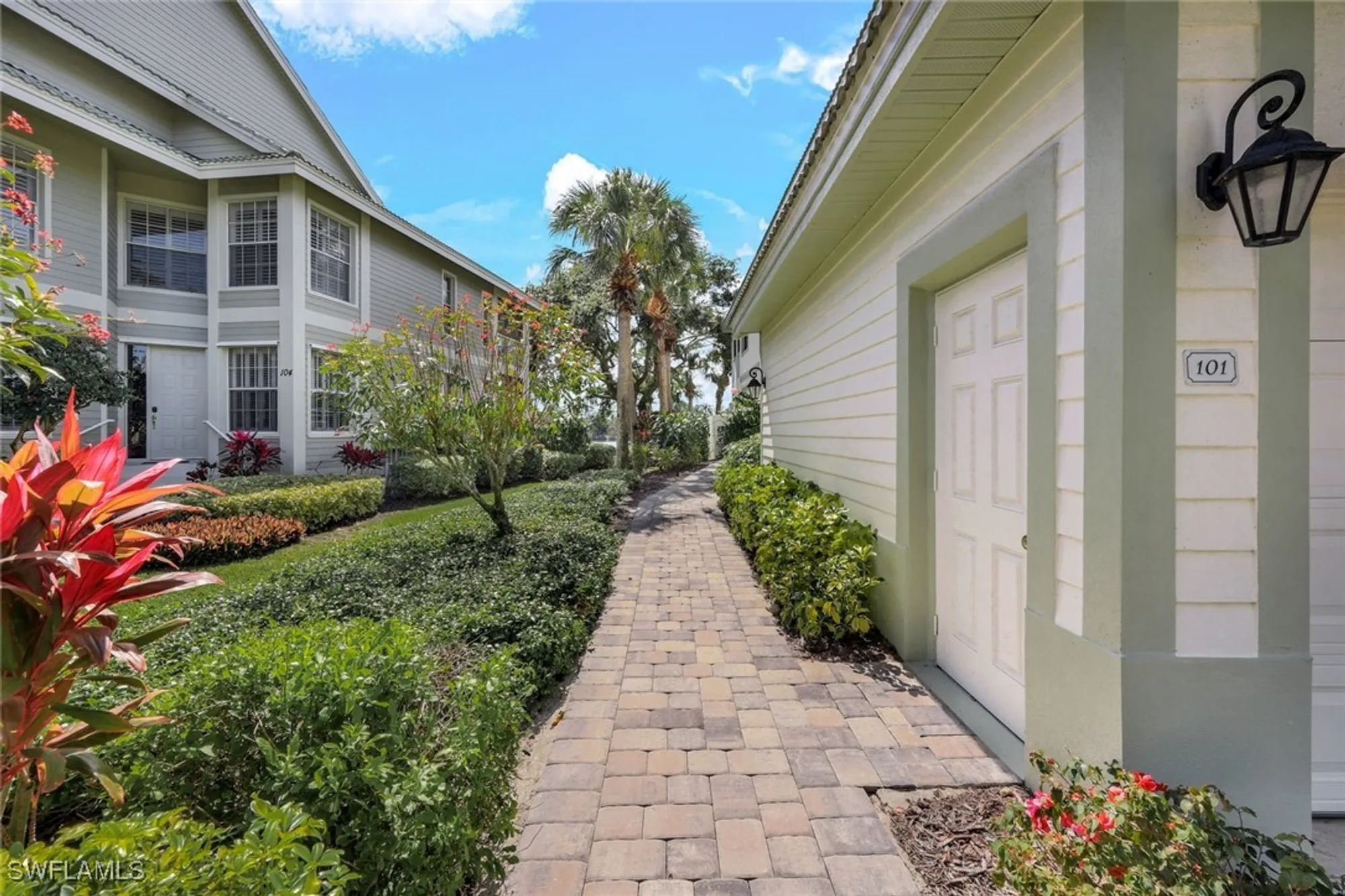 Property Slideshow image 29 of 46 | 4121 bayhead dr 101, Bonita Springs, FL, 34134