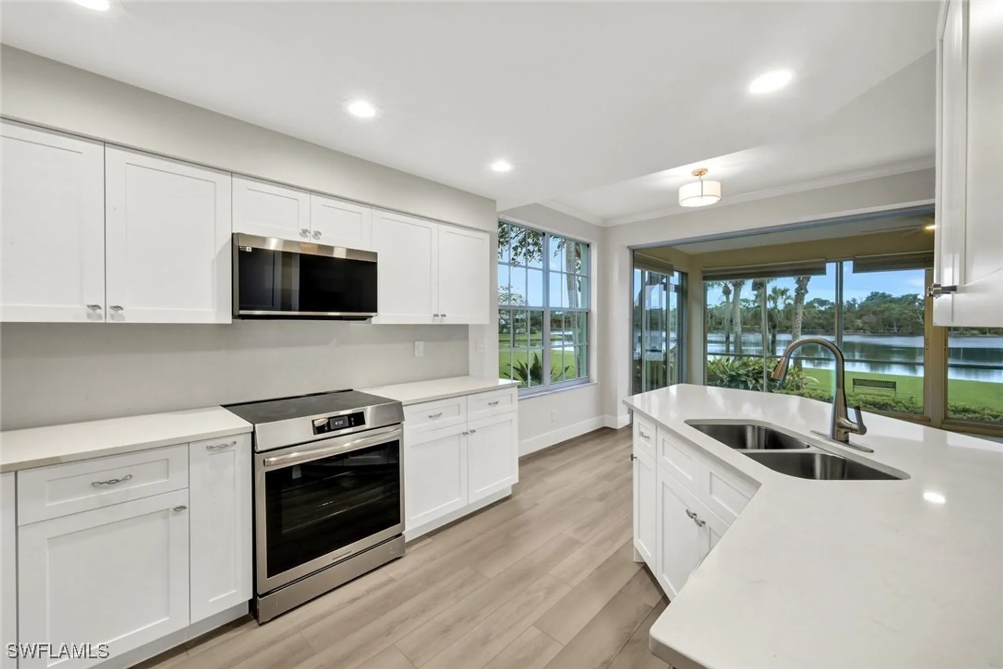 Property Slideshow image 9 of 46 | 4121 bayhead dr 101, Bonita Springs, FL, 34134