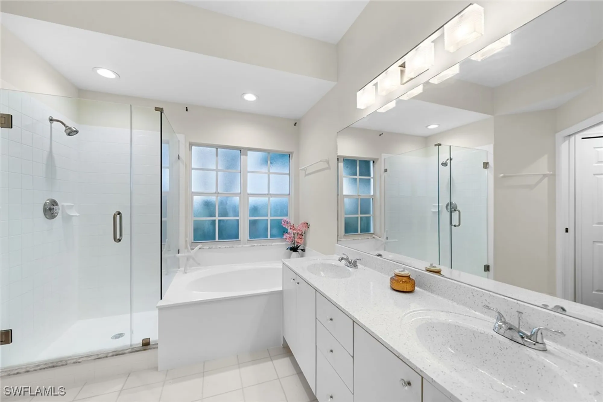 Property Slideshow image 14 of 46 | 6835 san marino dr apt 809a, Naples, FL, 34108