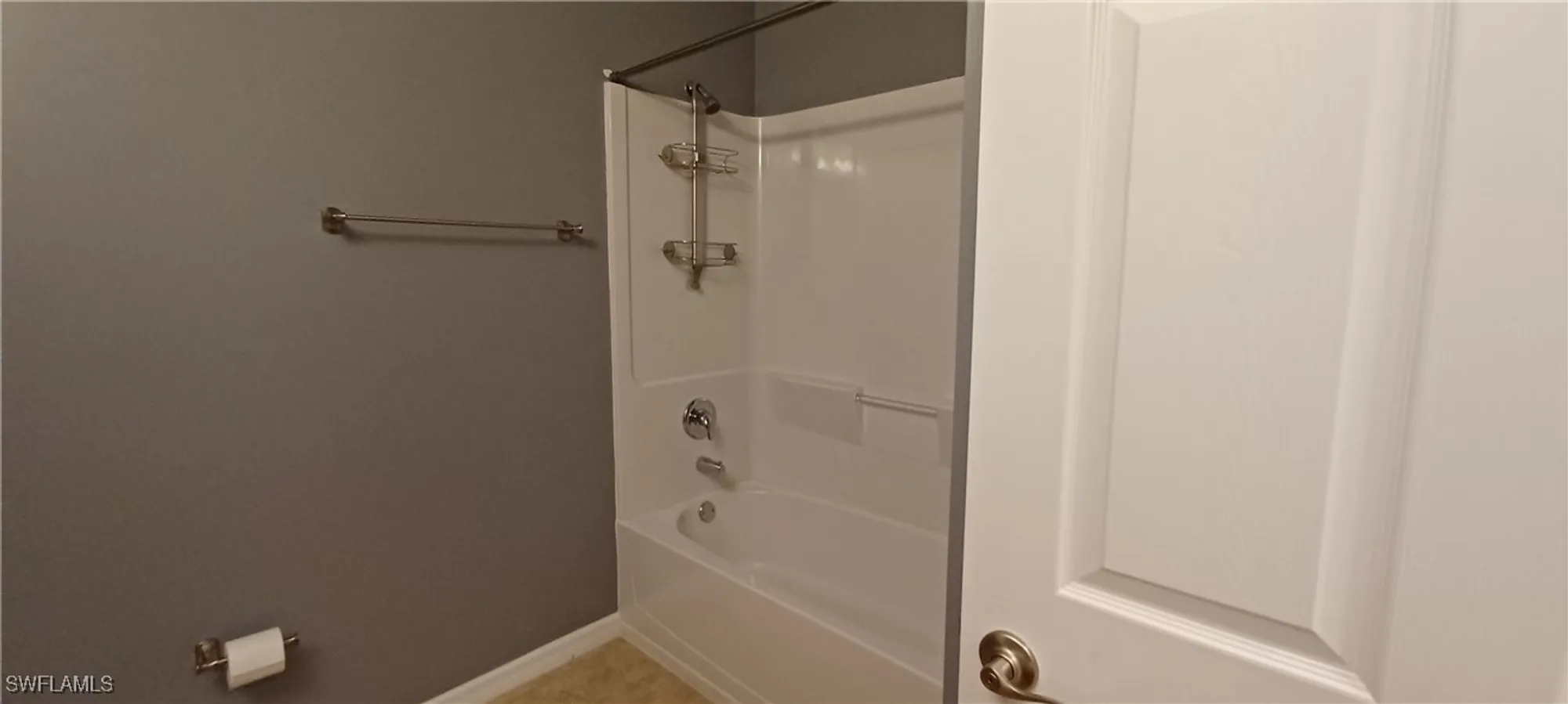 Property Slideshow image 18 of 28 | 3094 apple blossom dr, Alva, FL, 33920