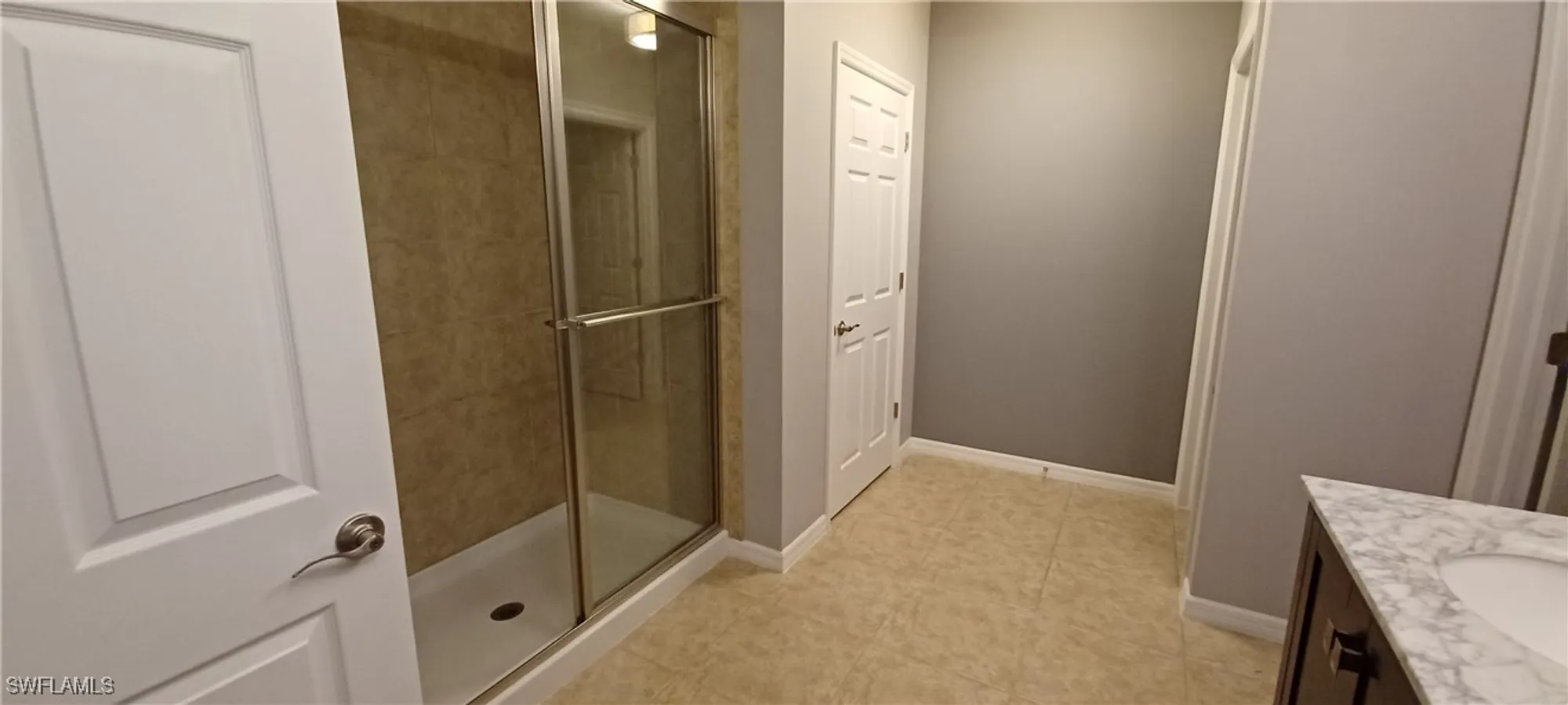 Property Slideshow image 21 of 28 | 3094 apple blossom dr, Alva, FL, 33920