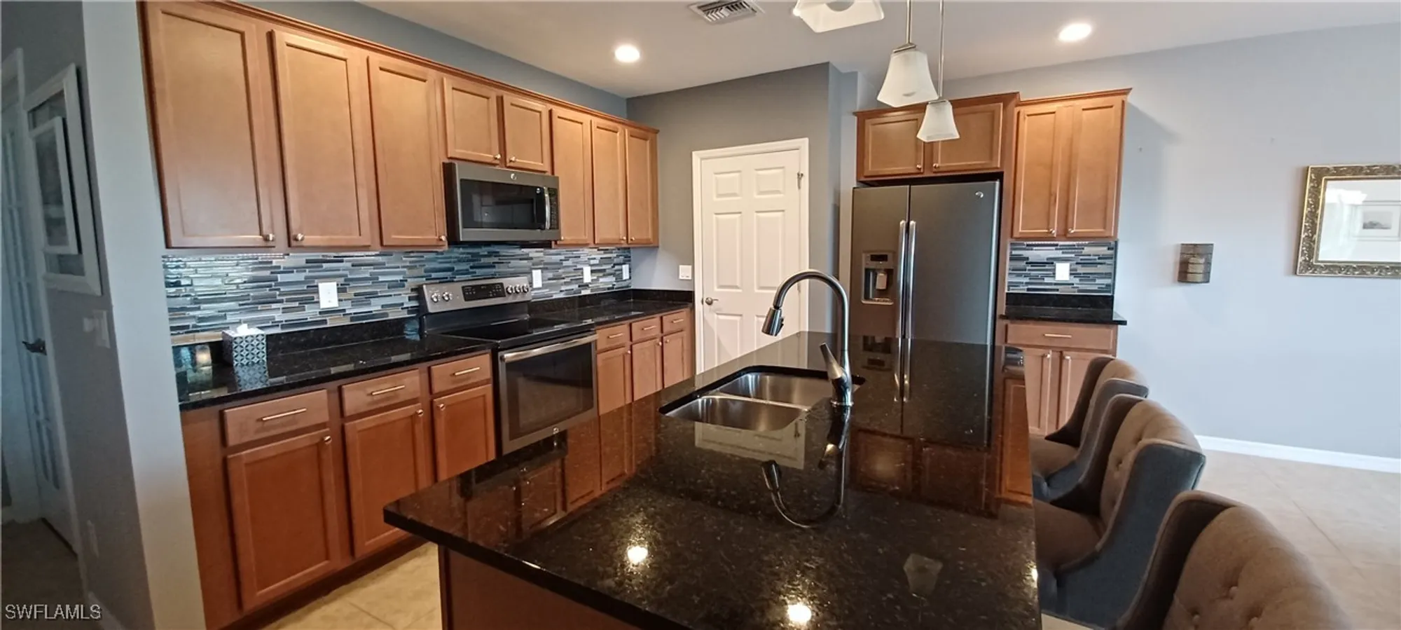 Property Slideshow image 8 of 28 | 3094 apple blossom dr, Alva, FL, 33920