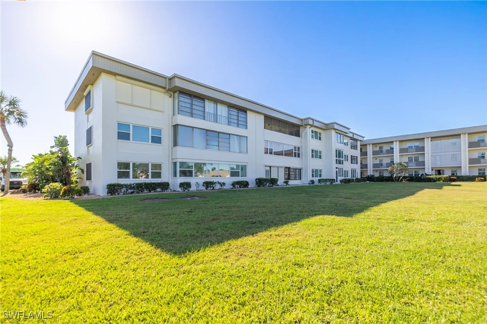 Property Slideshow image 18 of 38 | 6102 augusta dr 103, Fort Myers, FL, 33907