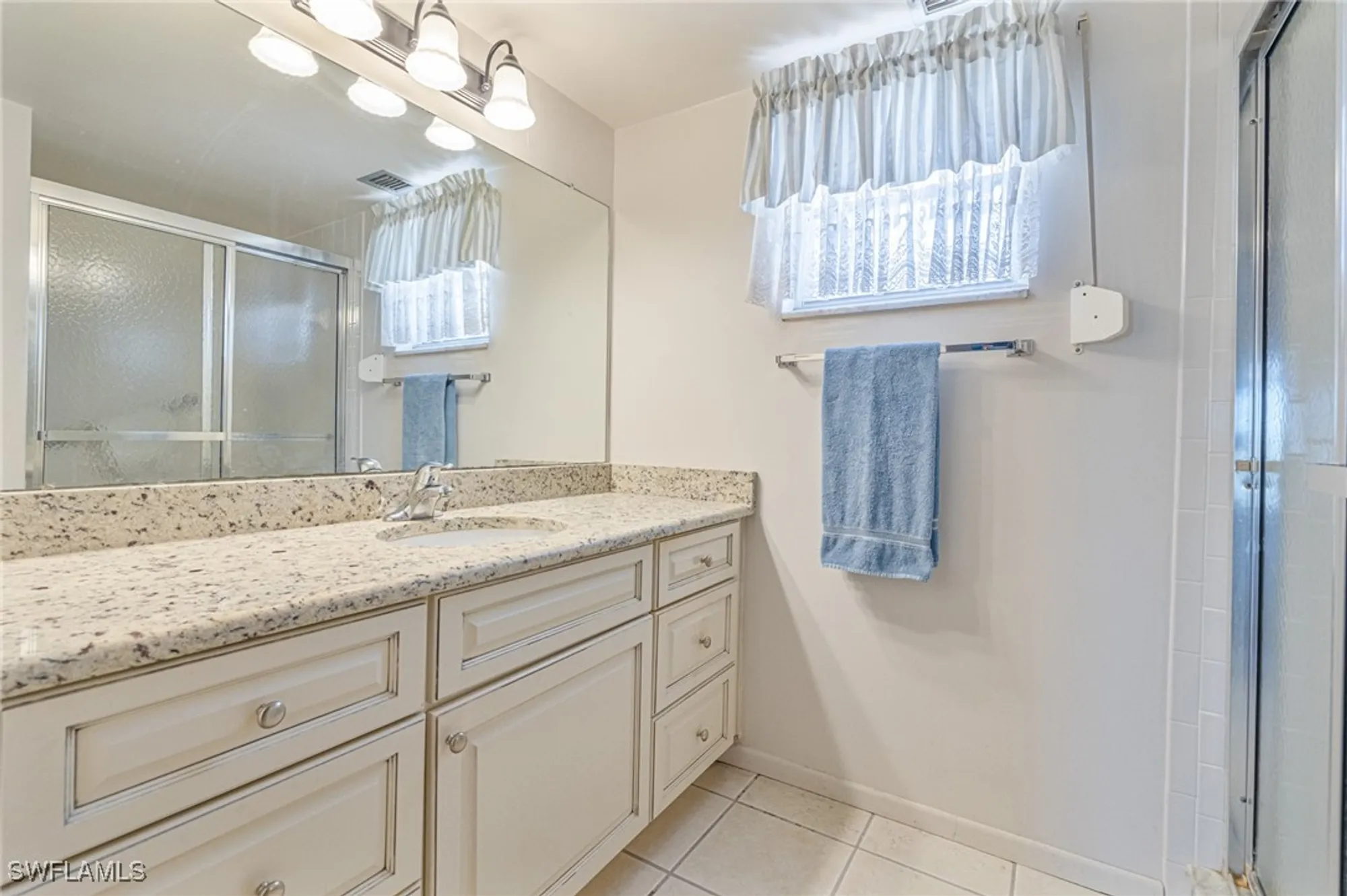 Property Slideshow image 10 of 38 | 6102 augusta dr 103, Fort Myers, FL, 33907