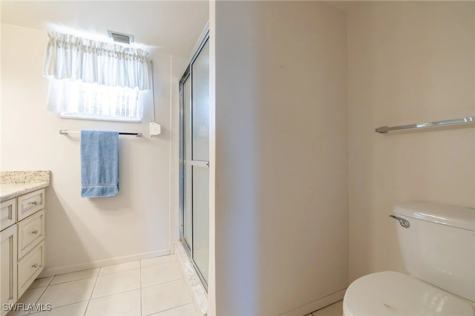 Property Slideshow image 11 of 38 | 6102 augusta dr 103, Fort Myers, FL, 33907