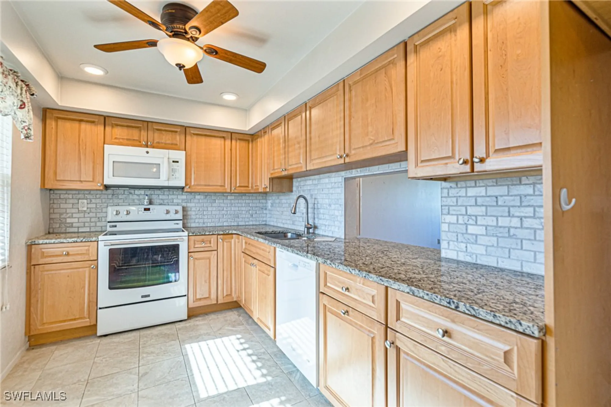 Property Slideshow image 4 of 38 | 6102 augusta dr 103, Fort Myers, FL, 33907