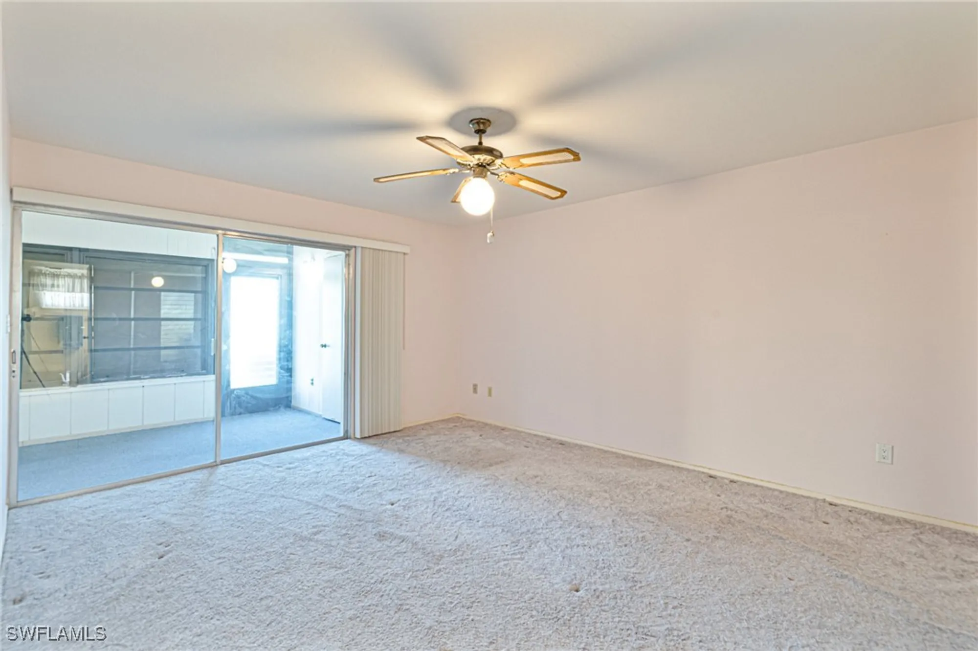 Property Slideshow image 9 of 38 | 6102 augusta dr 103, Fort Myers, FL, 33907