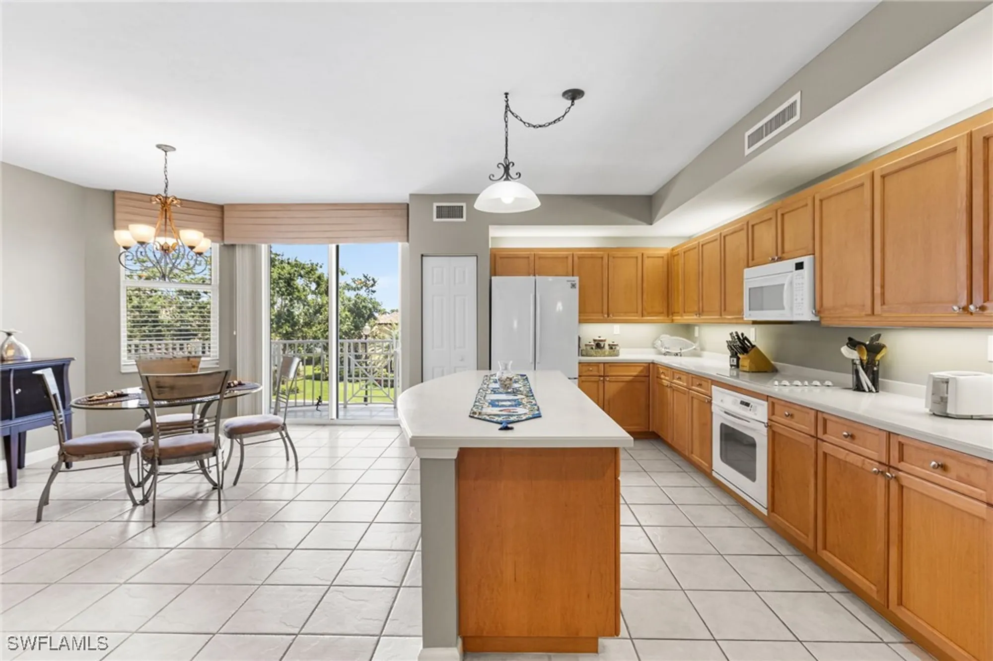 Property Slideshow image 15 of 50 | 14250 royal harbour ct unit 318, Fort Myers, FL, 33908