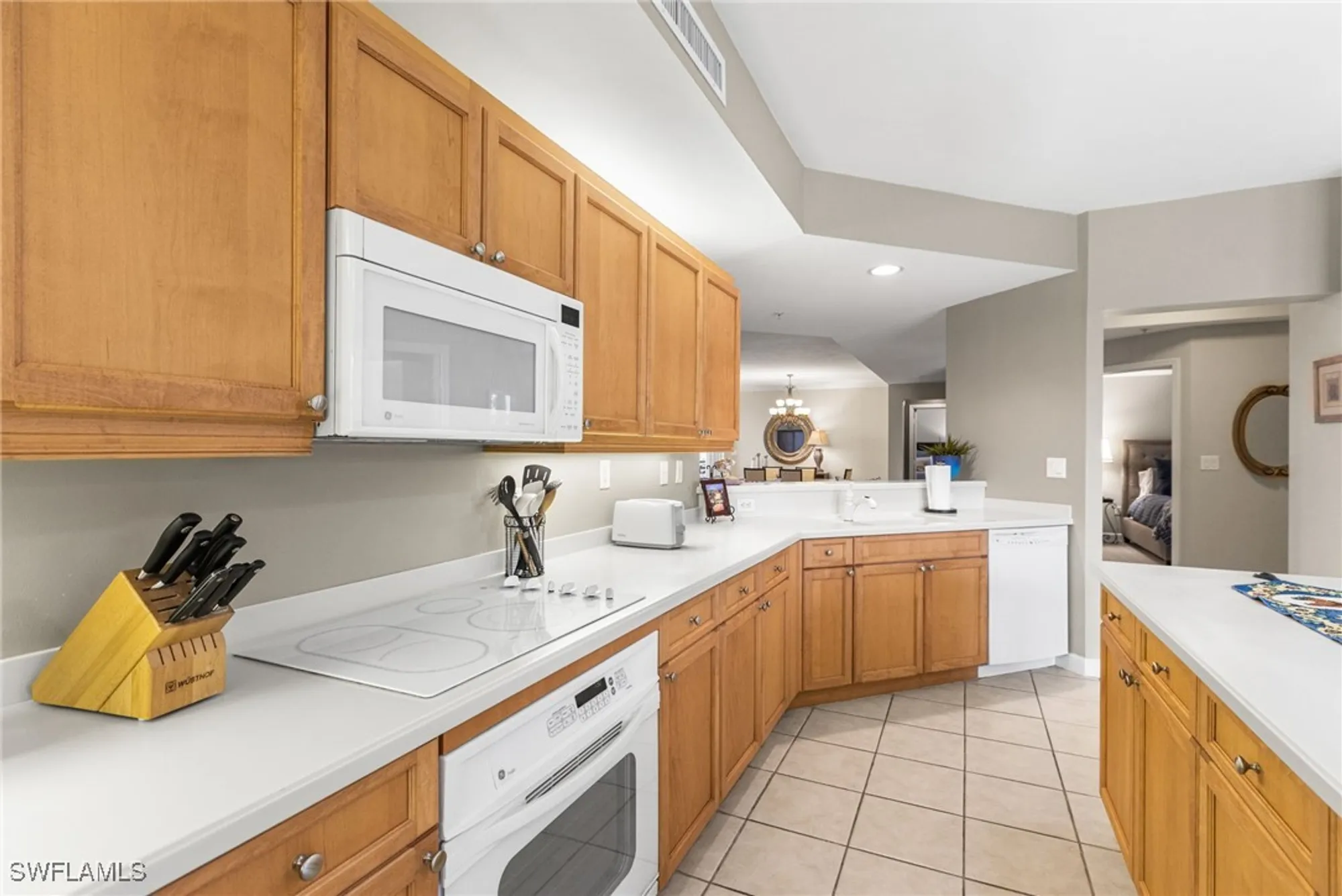 Property Slideshow image 13 of 50 | 14250 royal harbour ct unit 318, Fort Myers, FL, 33908