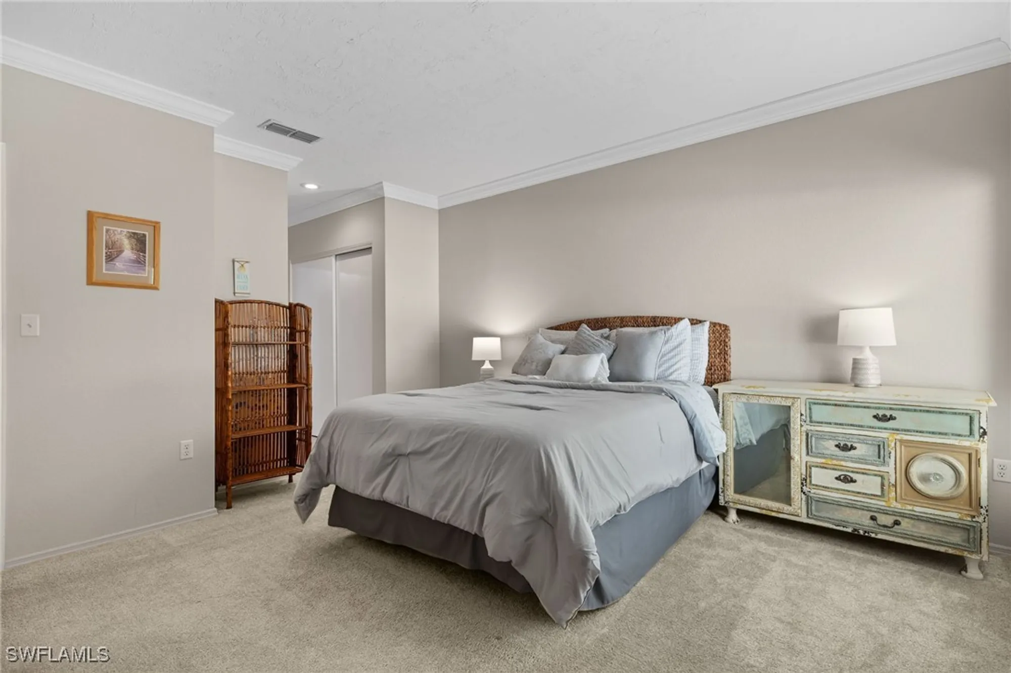Property Slideshow image 9 of 20 | 5817 glencove dr 405, Naples, FL, 34108