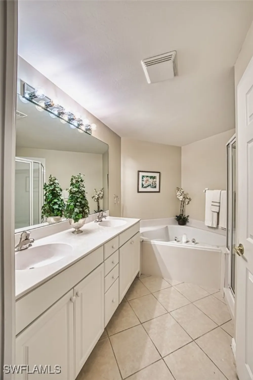Property Slideshow image 28 of 49 | 10011 sky view way 1803, Fort Myers, FL, 33913
